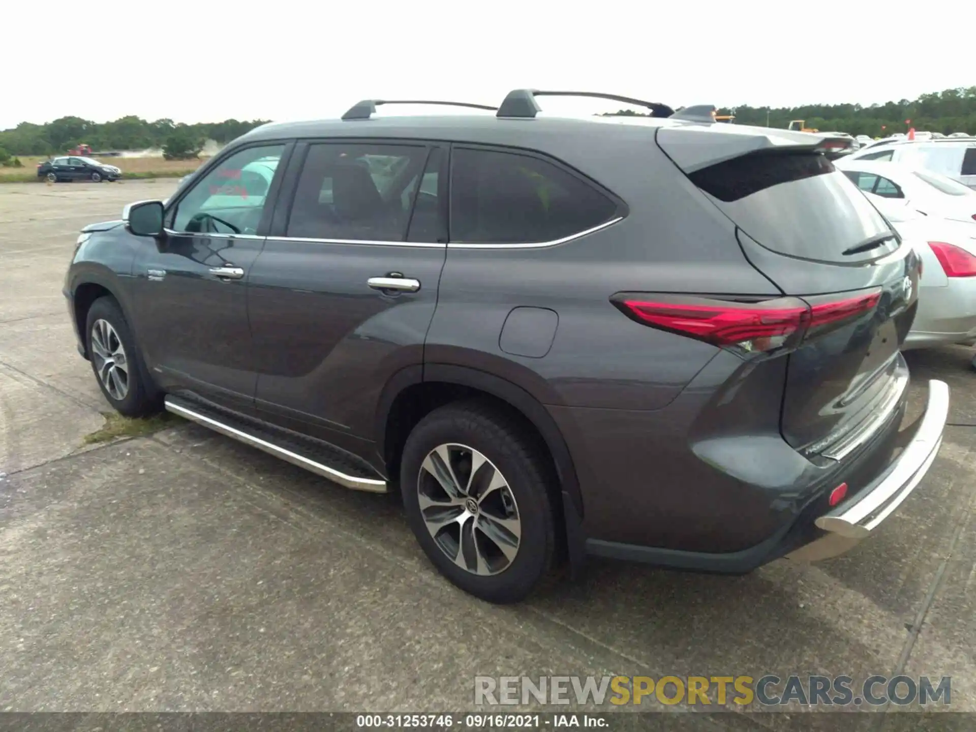 3 Photograph of a damaged car 5TDGBRCH1MS034658 TOYOTA HIGHLANDER 2021