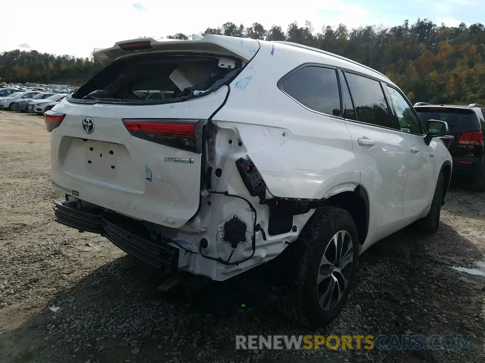 4 Photograph of a damaged car 5TDGBRCH1MS532181 TOYOTA HIGHLANDER 2021