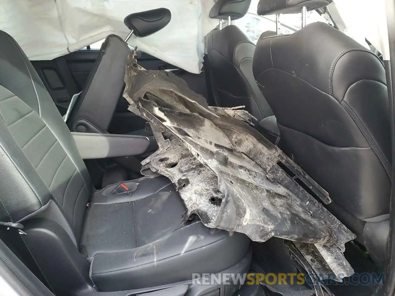 11 Photograph of a damaged car 5TDGBRCH1MS536361 TOYOTA HIGHLANDER 2021