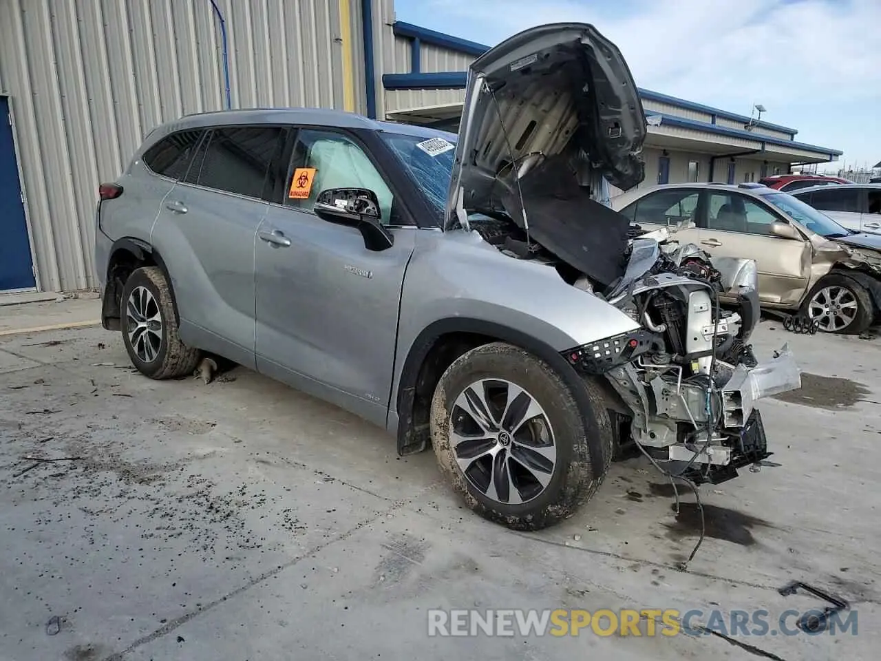 4 Photograph of a damaged car 5TDGBRCH1MS536361 TOYOTA HIGHLANDER 2021