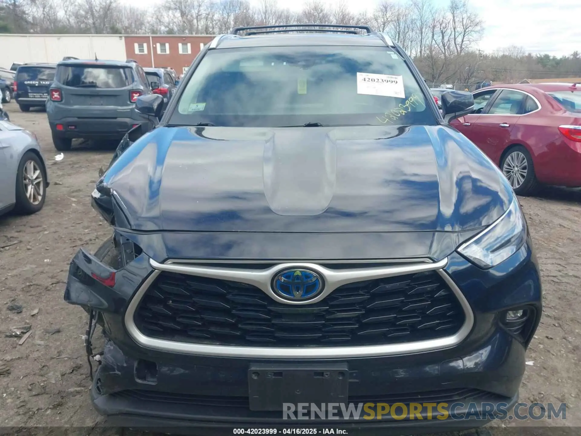 12 Photograph of a damaged car 5TDGBRCH2MS518497 TOYOTA HIGHLANDER 2021