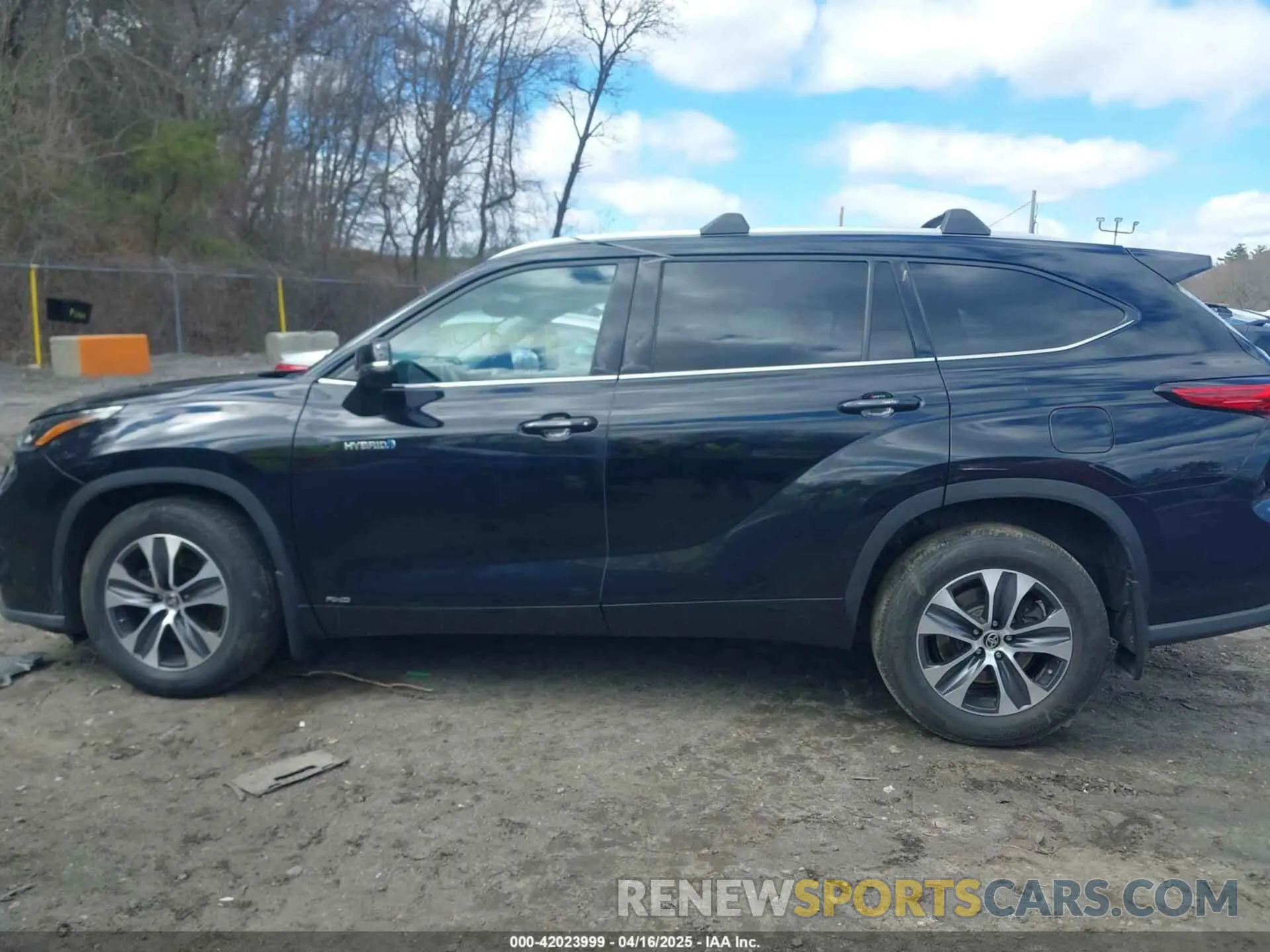 14 Photograph of a damaged car 5TDGBRCH2MS518497 TOYOTA HIGHLANDER 2021
