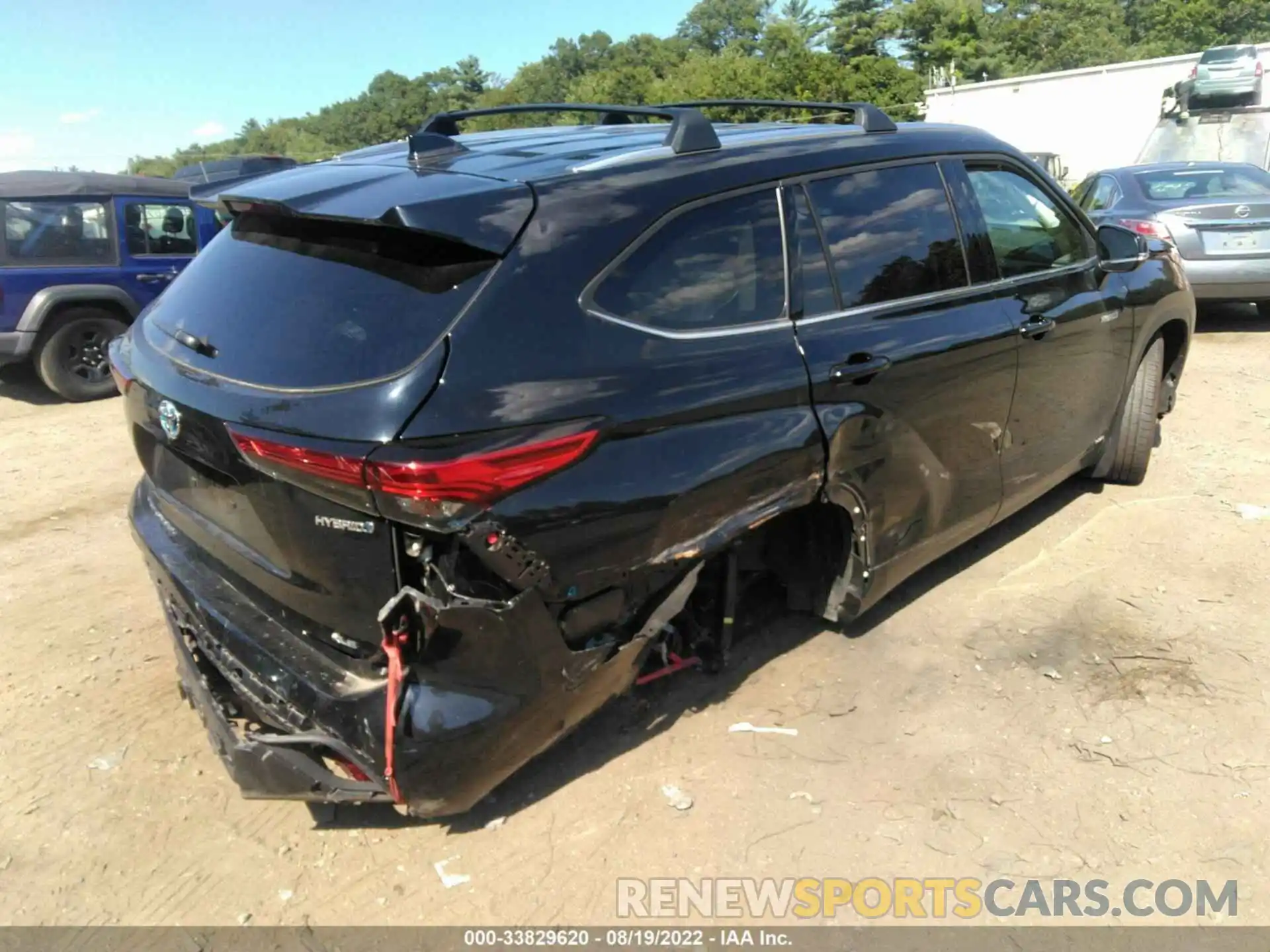 4 Photograph of a damaged car 5TDGBRCH3MS529752 TOYOTA HIGHLANDER 2021