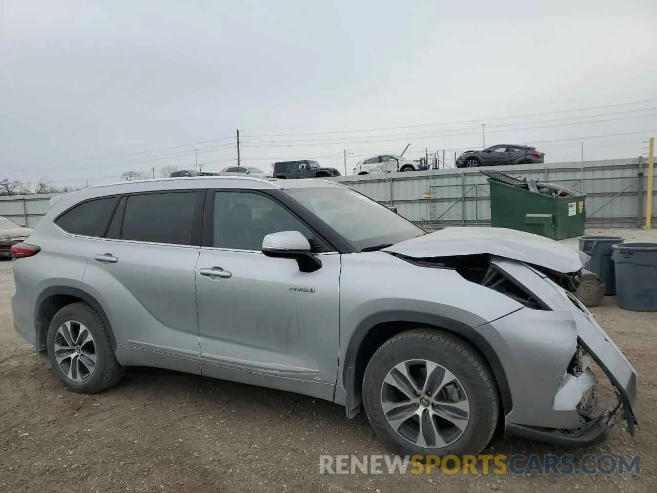 4 Photograph of a damaged car 5TDGBRCH4MS515617 TOYOTA HIGHLANDER 2021