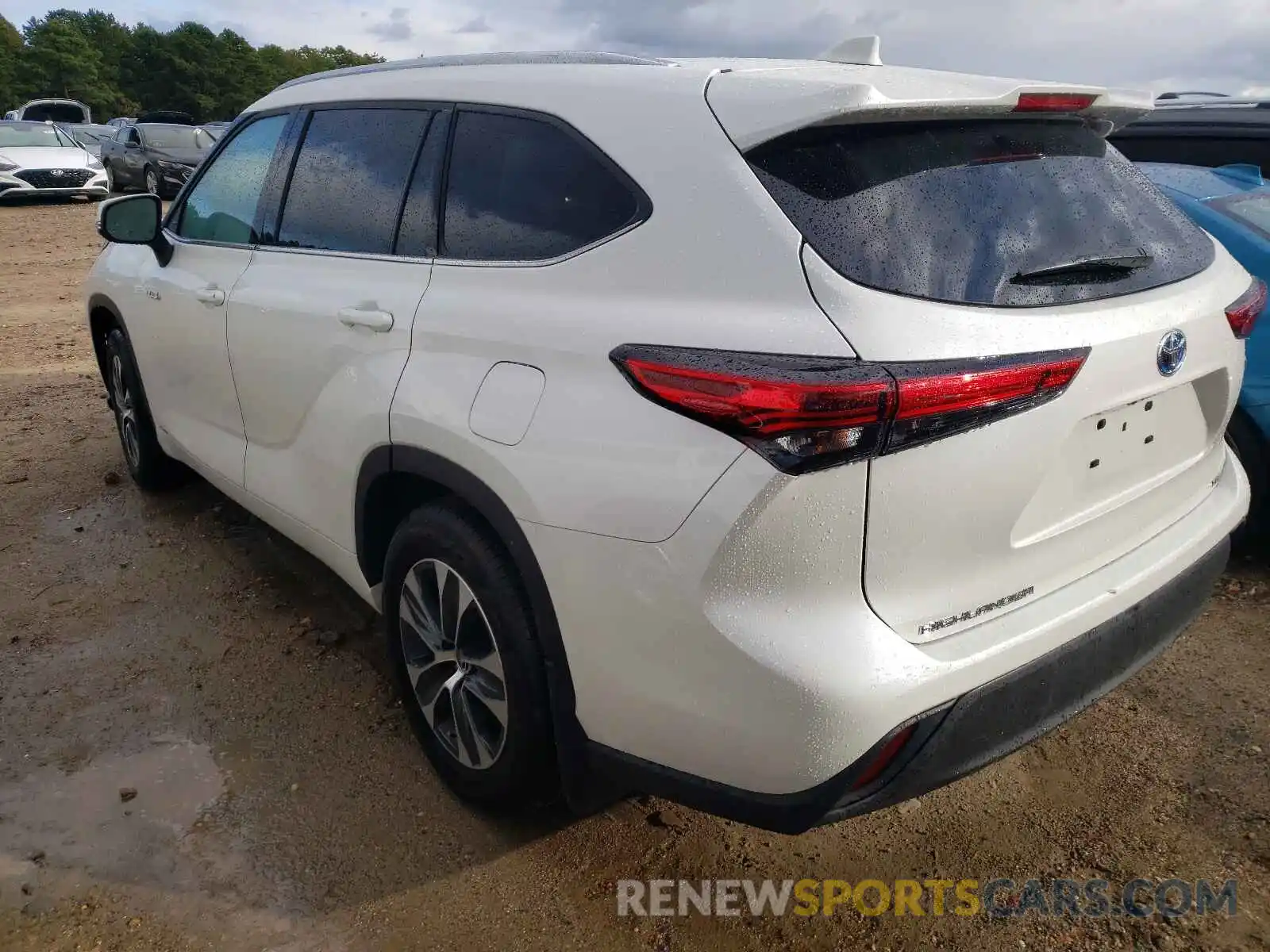 3 Photograph of a damaged car 5TDGBRCH4MS526715 TOYOTA HIGHLANDER 2021