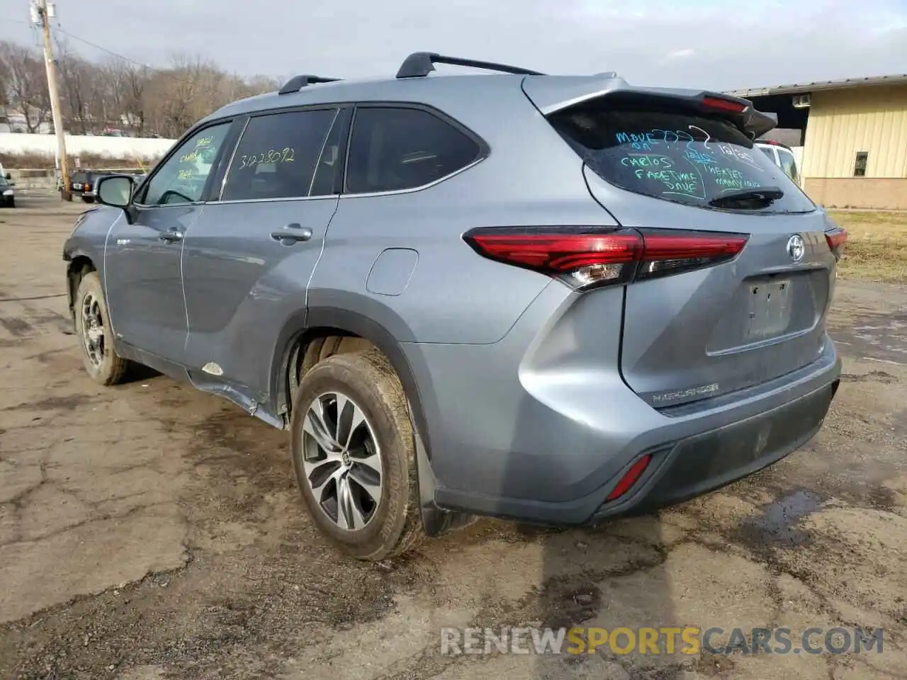 3 Photograph of a damaged car 5TDGBRCH5MS027602 TOYOTA HIGHLANDER 2021