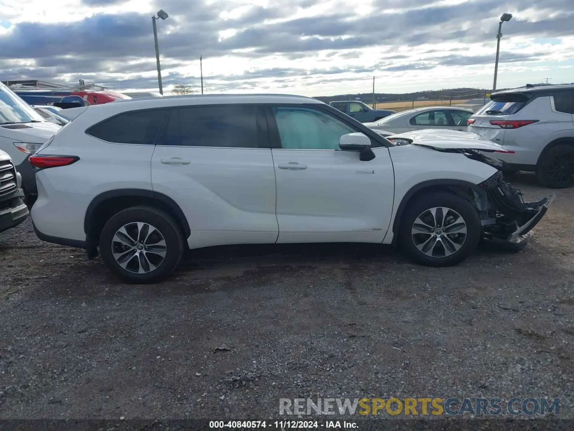 13 Photograph of a damaged car 5TDGBRCH5MS059434 TOYOTA HIGHLANDER 2021
