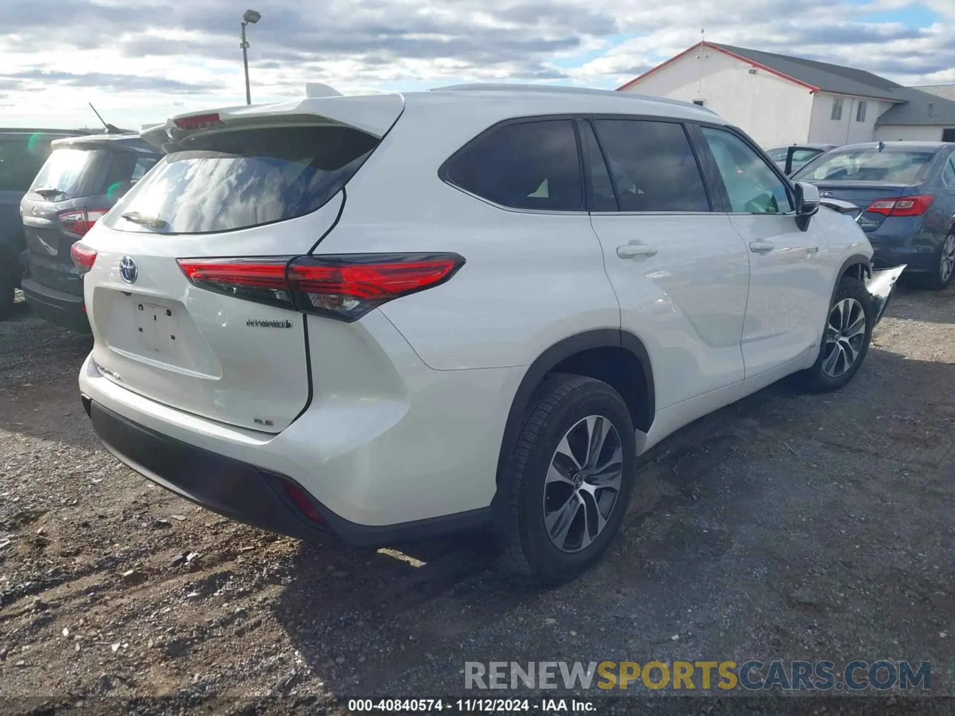 4 Photograph of a damaged car 5TDGBRCH5MS059434 TOYOTA HIGHLANDER 2021