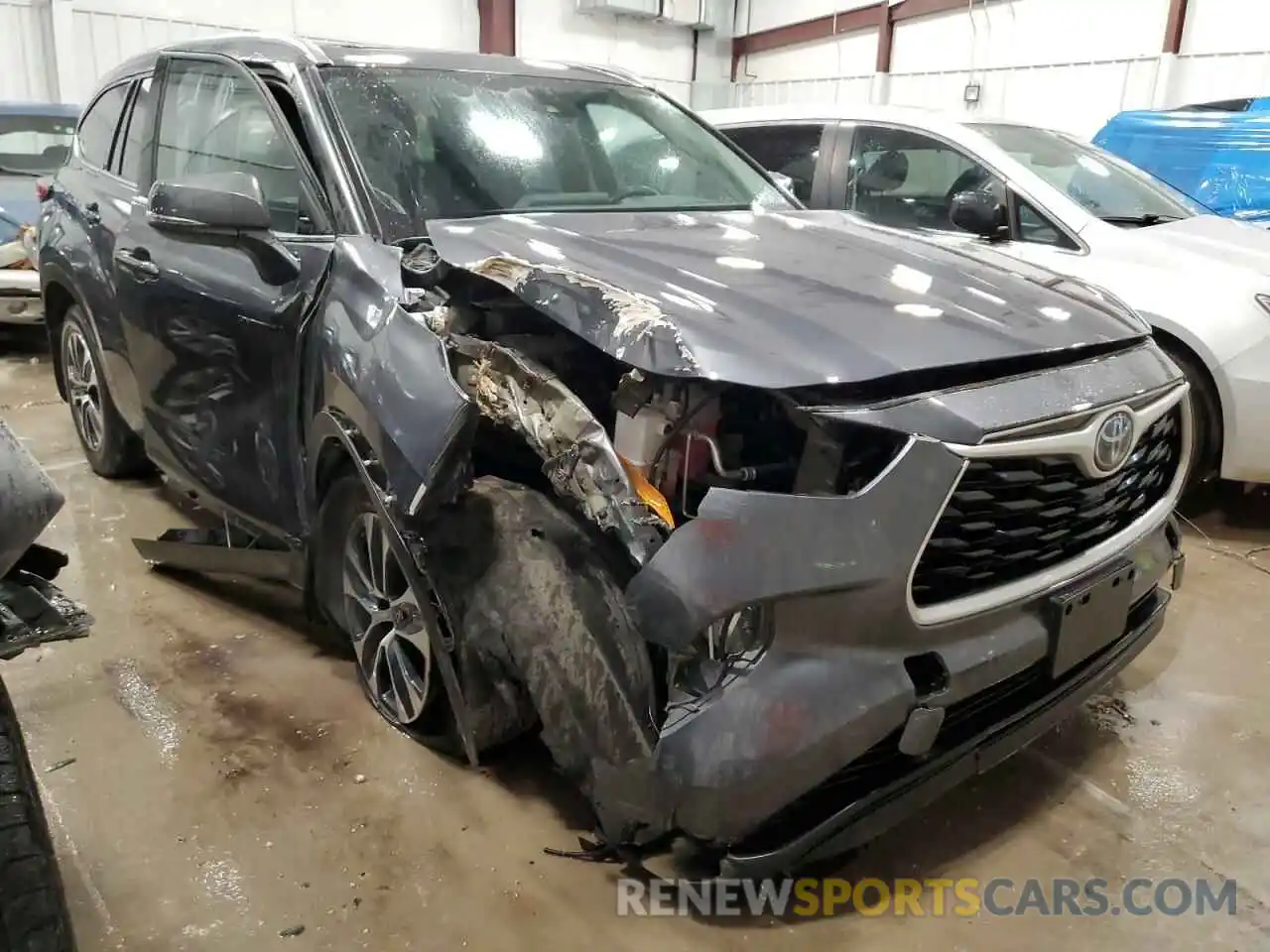 4 Photograph of a damaged car 5TDGBRCH5MS514749 TOYOTA HIGHLANDER 2021