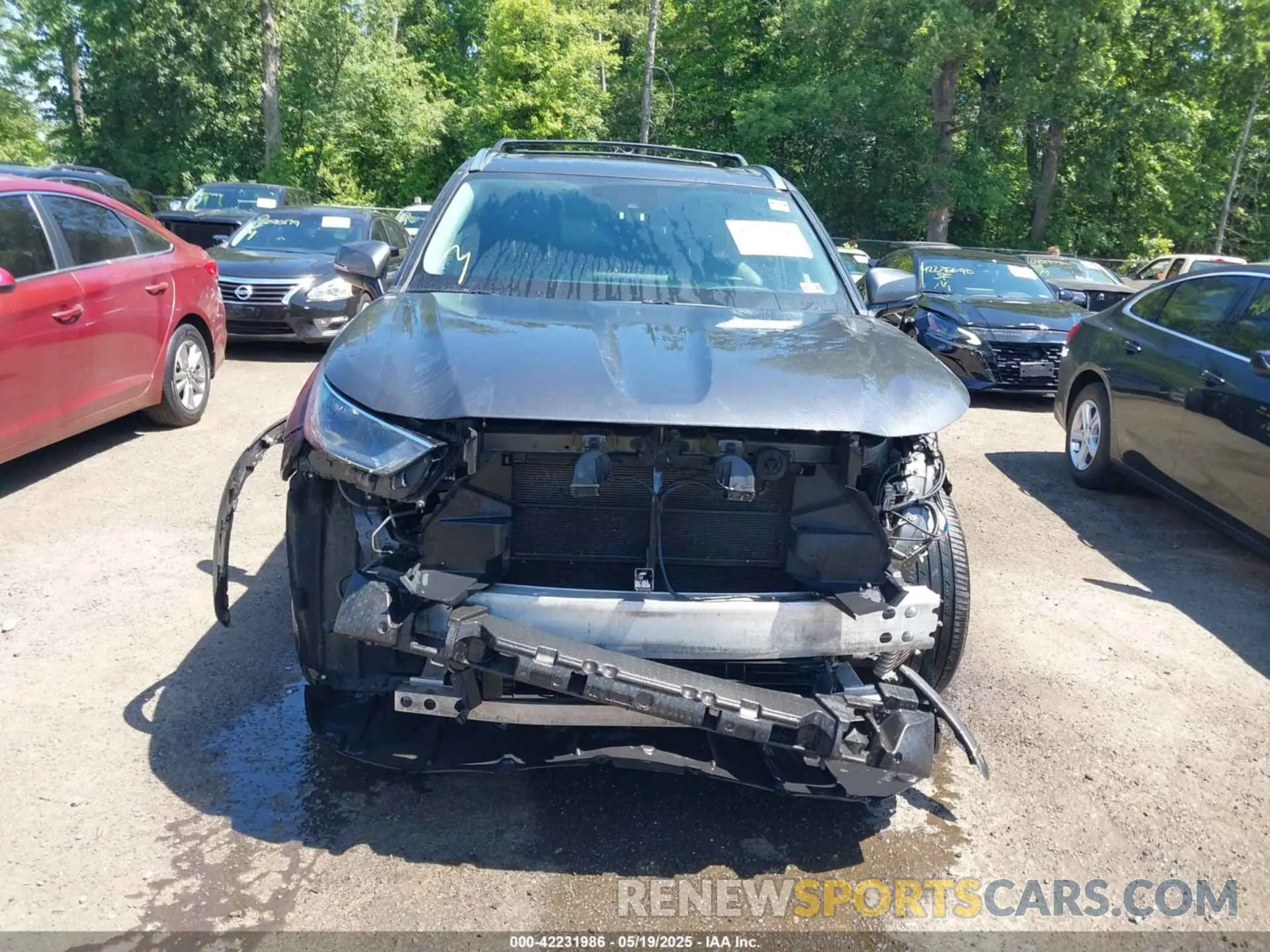 13 Photograph of a damaged car 5TDGBRCH5MS518400 TOYOTA HIGHLANDER 2021