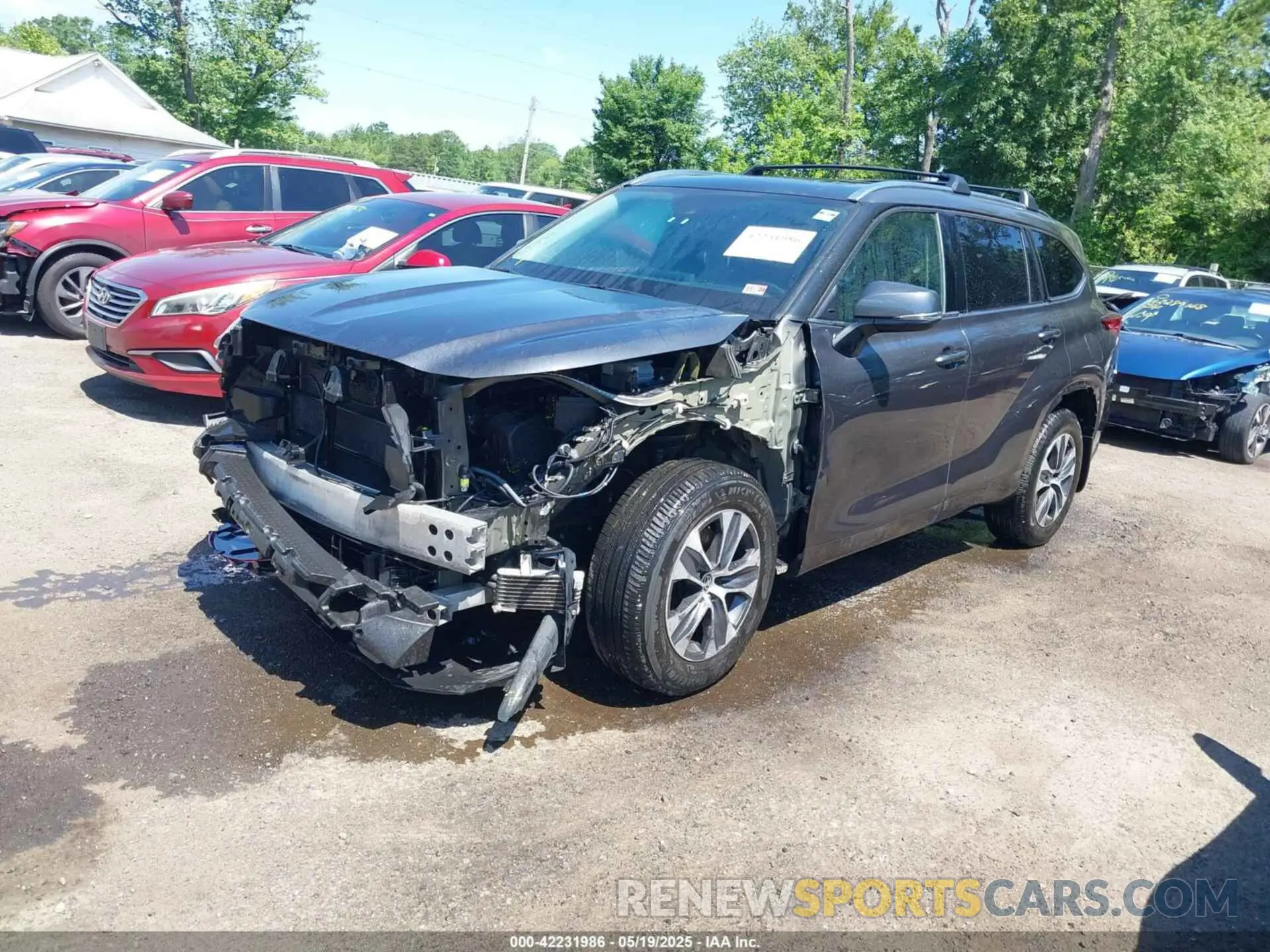2 Photograph of a damaged car 5TDGBRCH5MS518400 TOYOTA HIGHLANDER 2021