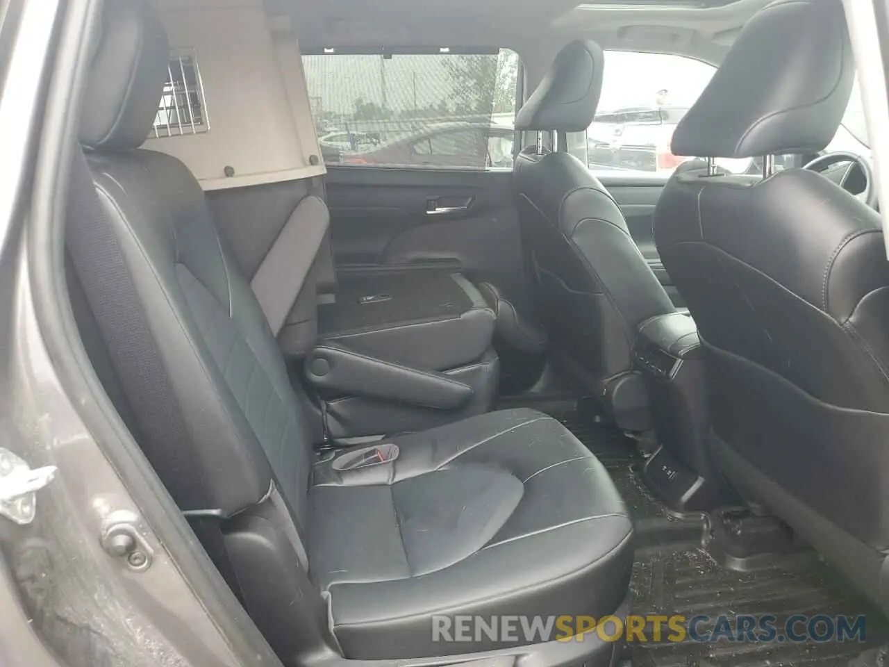 10 Photograph of a damaged car 5TDGBRCH5MS537433 TOYOTA HIGHLANDER 2021