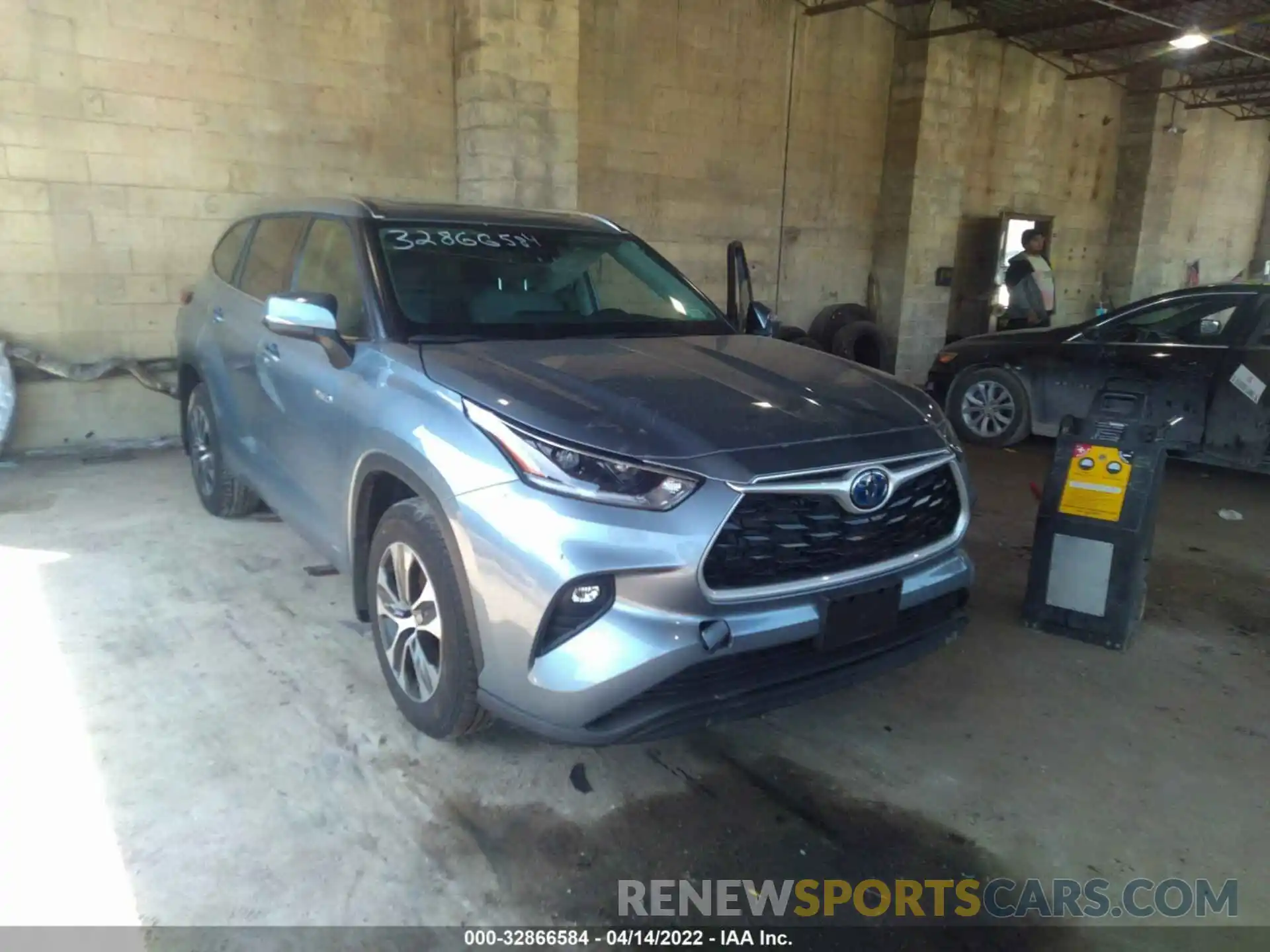 1 Photograph of a damaged car 5TDGBRCH6MS055683 TOYOTA HIGHLANDER 2021