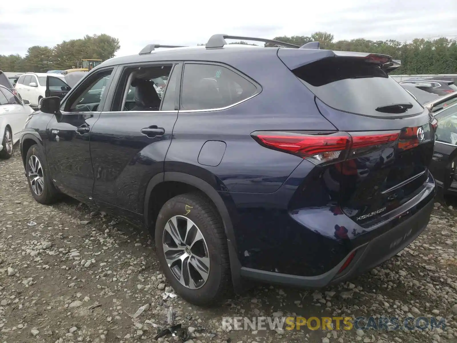 3 Photograph of a damaged car 5TDGBRCH6MS525842 TOYOTA HIGHLANDER 2021