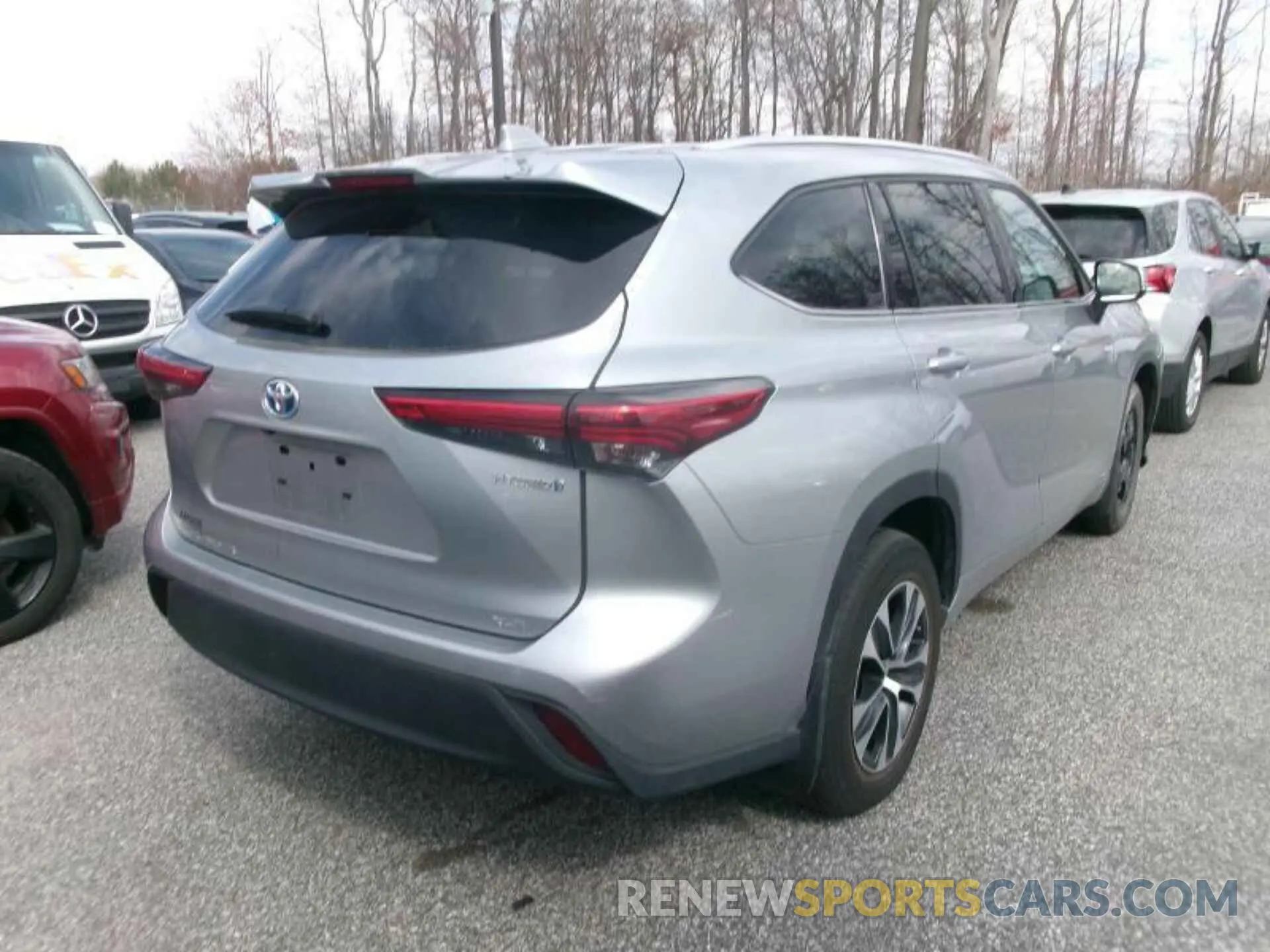 13 Photograph of a damaged car 5TDGBRCH7MS037290 TOYOTA HIGHLANDER 2021