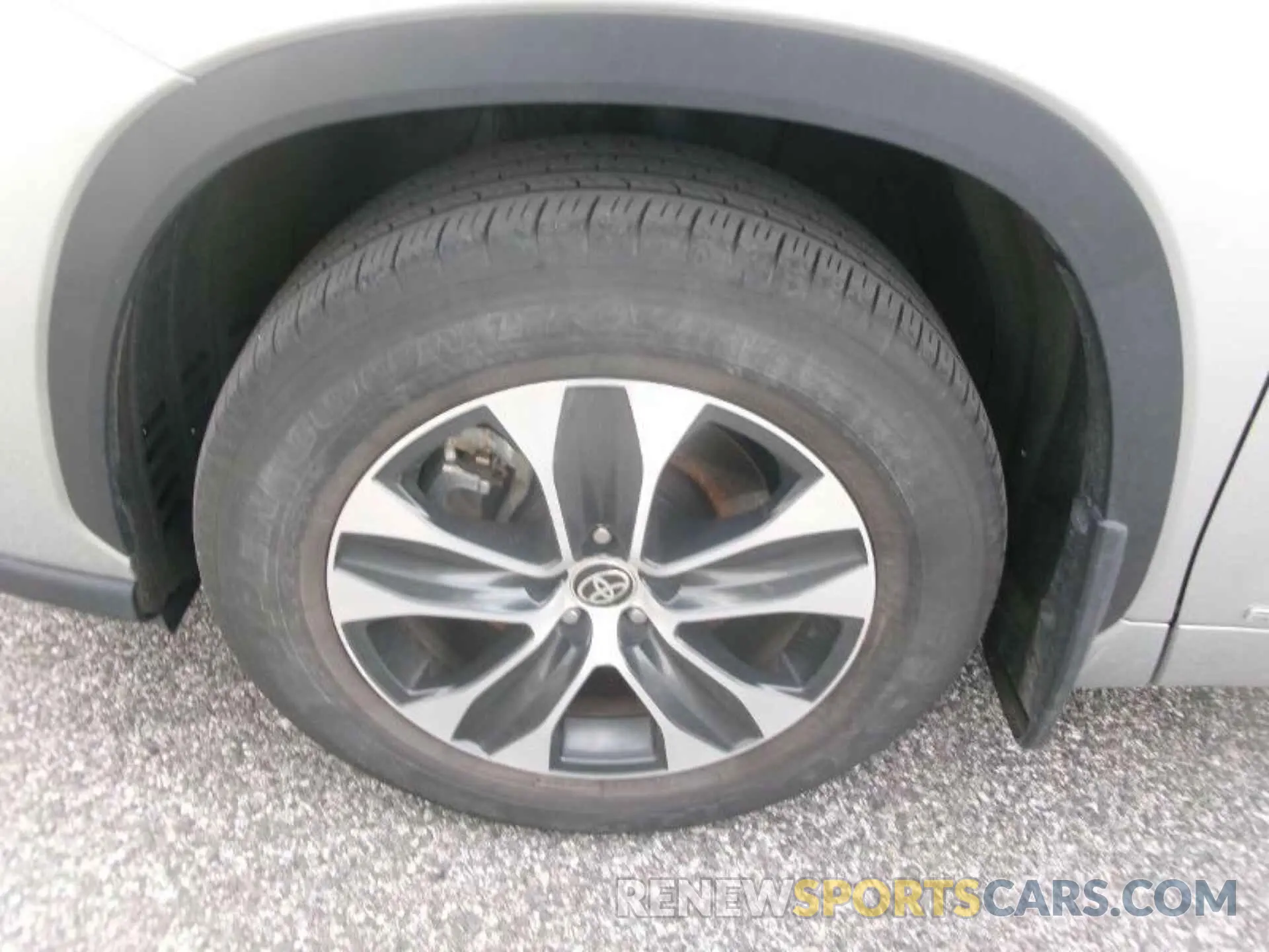 2 Photograph of a damaged car 5TDGBRCH7MS037290 TOYOTA HIGHLANDER 2021