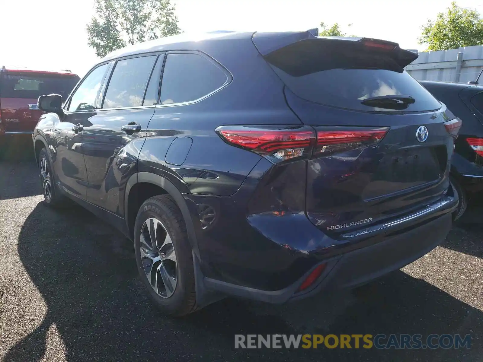 3 Photograph of a damaged car 5TDGBRCH7MS526742 TOYOTA HIGHLANDER 2021