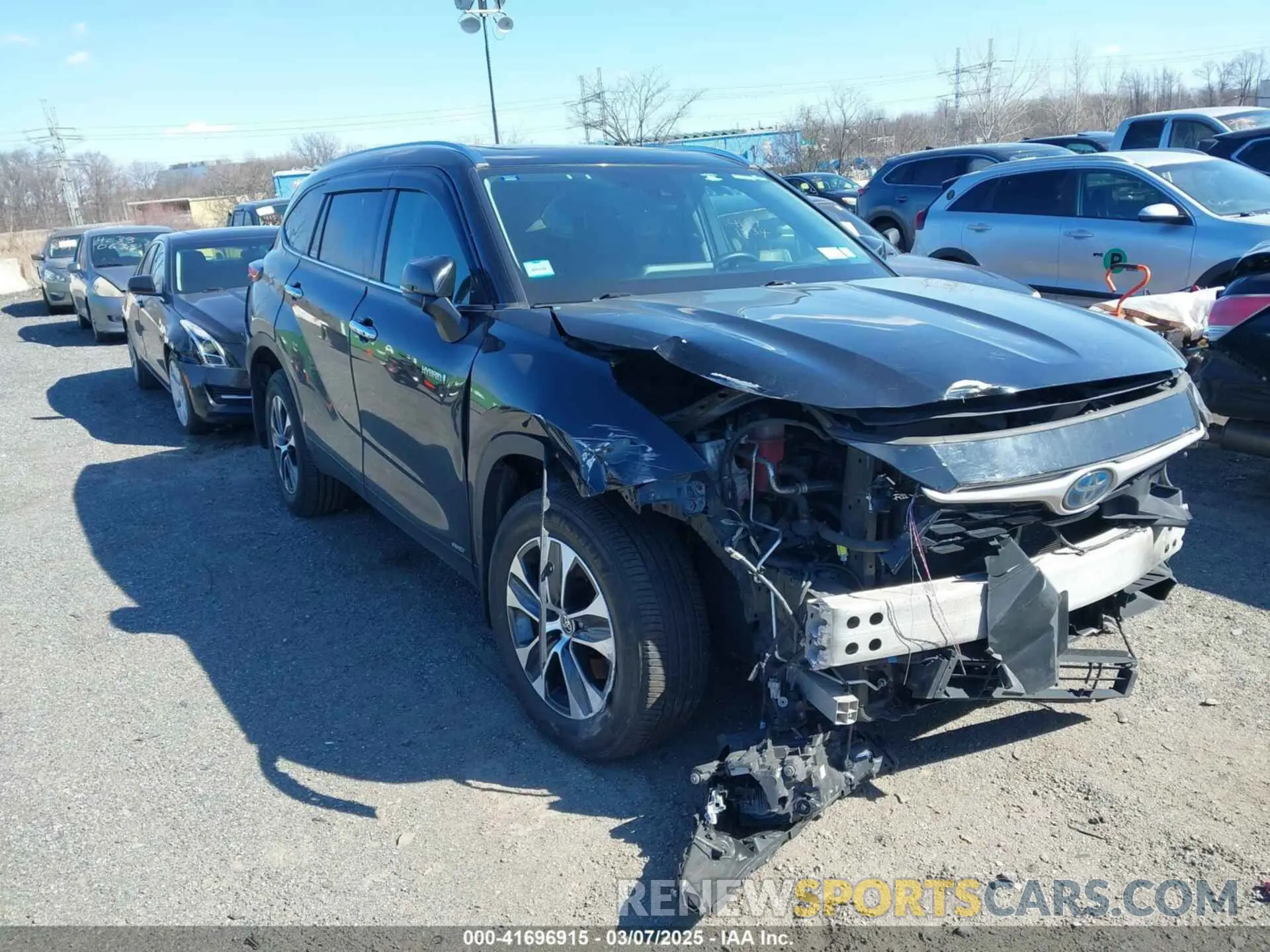 1 Photograph of a damaged car 5TDGBRCH8MS039422 TOYOTA HIGHLANDER 2021