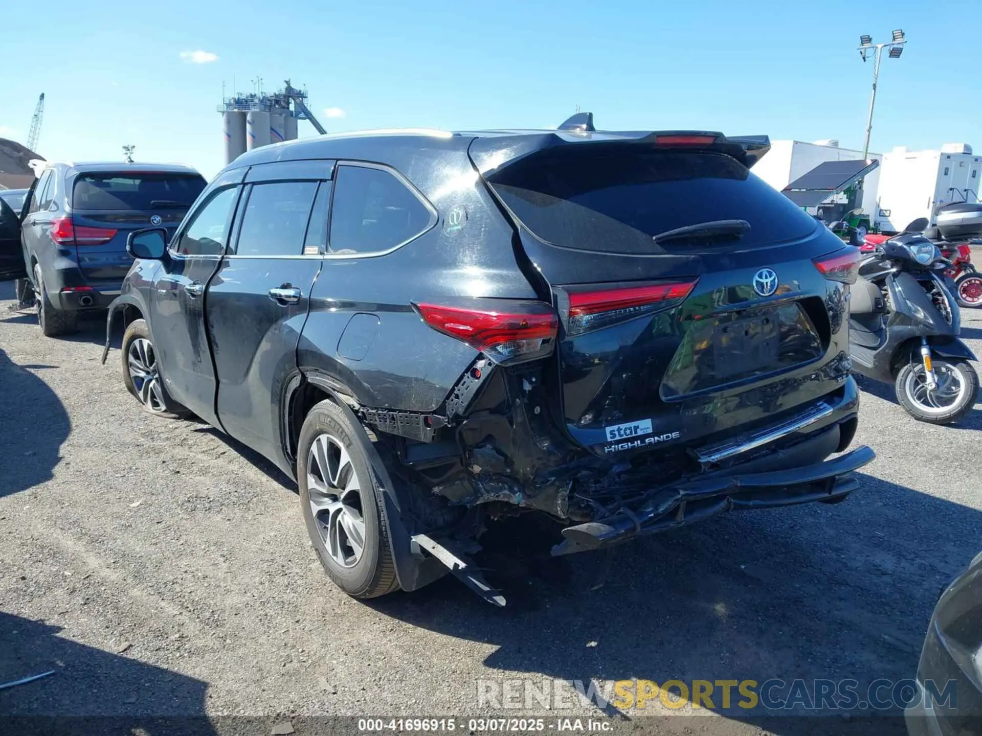 3 Photograph of a damaged car 5TDGBRCH8MS039422 TOYOTA HIGHLANDER 2021