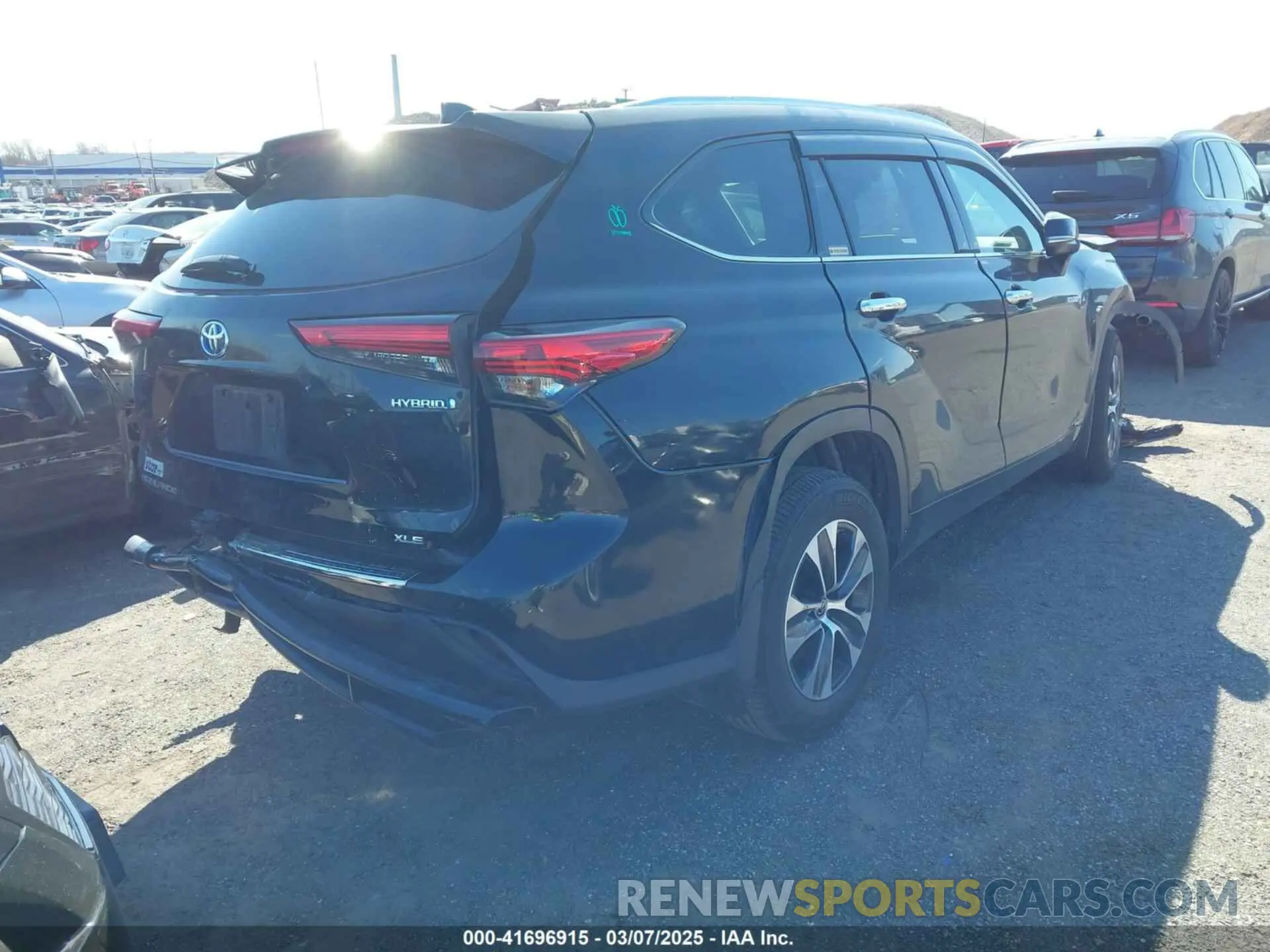 4 Photograph of a damaged car 5TDGBRCH8MS039422 TOYOTA HIGHLANDER 2021