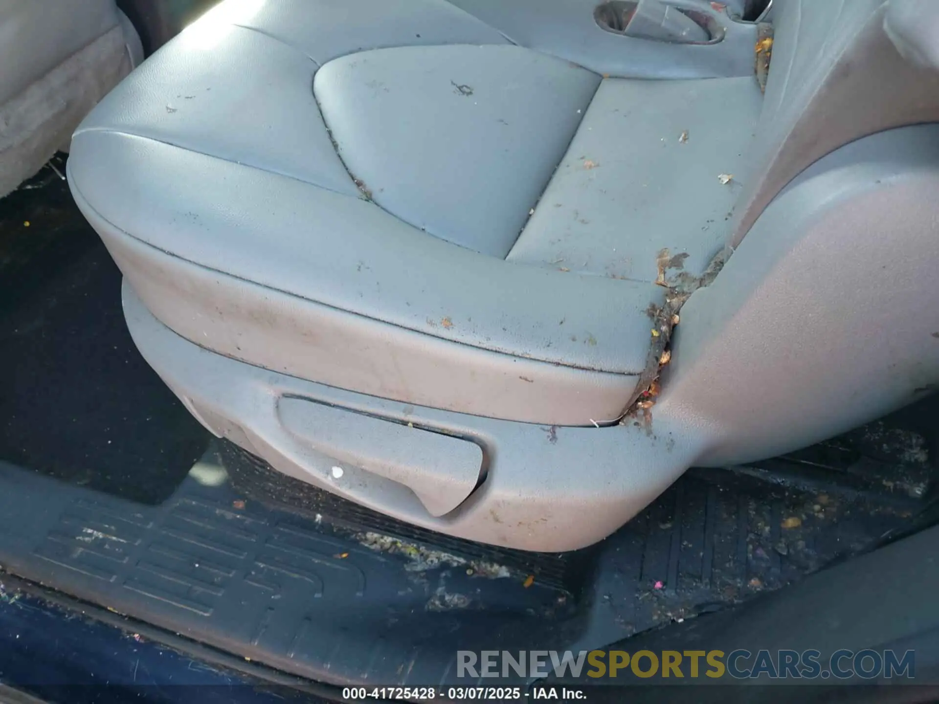 18 Photograph of a damaged car 5TDGBRCH8MS524837 TOYOTA HIGHLANDER 2021