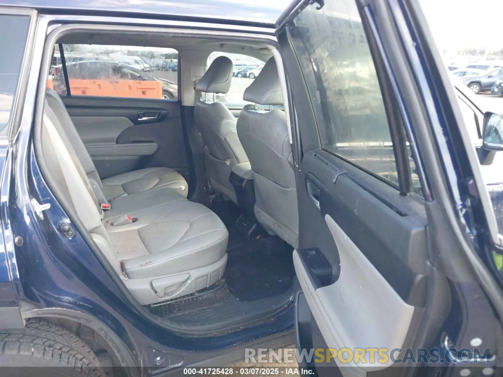 8 Photograph of a damaged car 5TDGBRCH8MS524837 TOYOTA HIGHLANDER 2021
