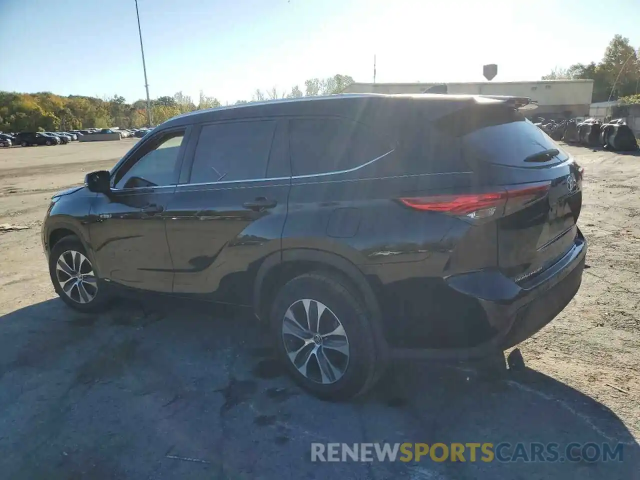 2 Photograph of a damaged car 5TDGBRCH8MS531173 TOYOTA HIGHLANDER 2021