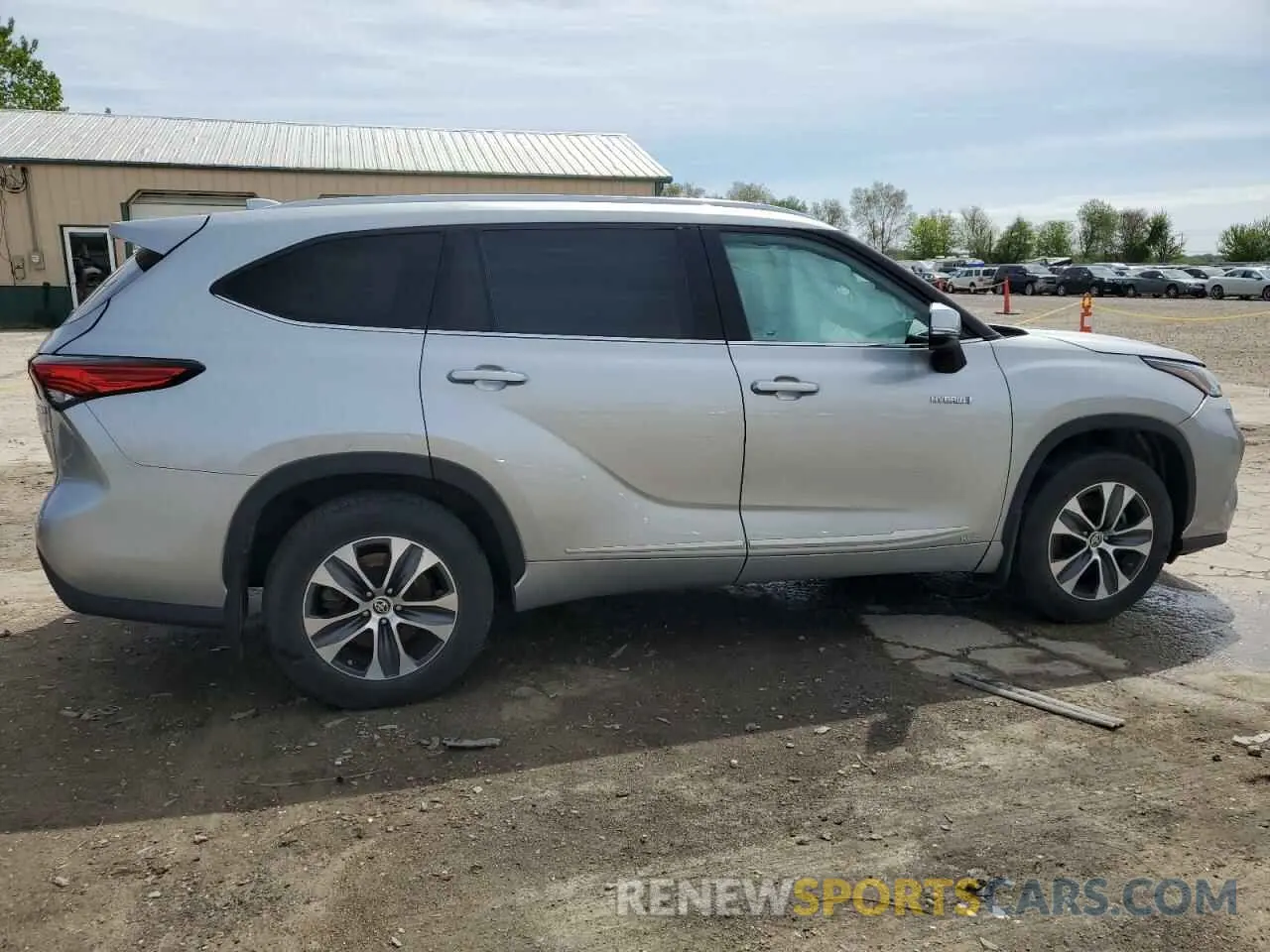 3 Photograph of a damaged car 5TDGBRCH9MS023133 TOYOTA HIGHLANDER 2021