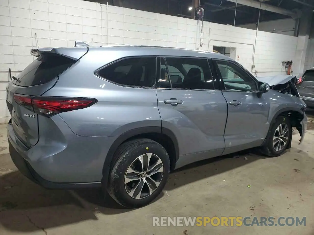 3 Photograph of a damaged car 5TDGBRCH9MS024427 TOYOTA HIGHLANDER 2021
