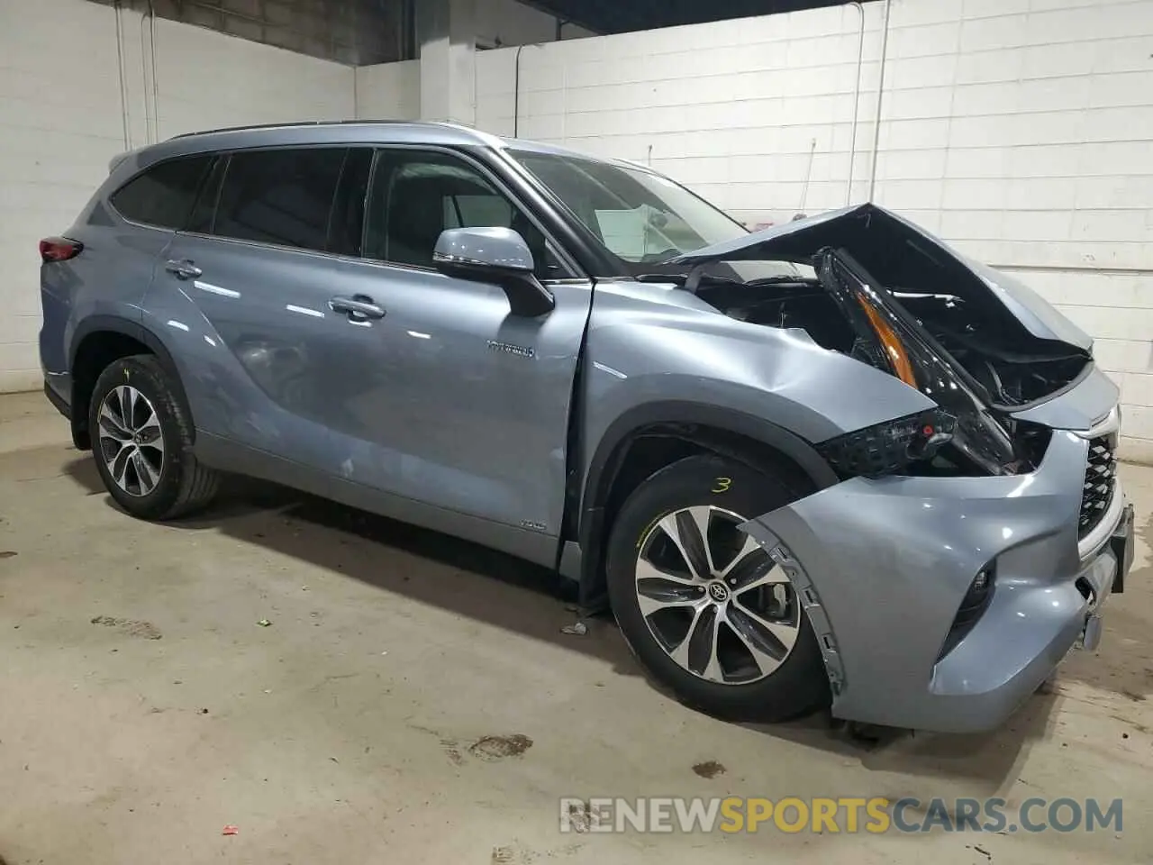 4 Photograph of a damaged car 5TDGBRCH9MS024427 TOYOTA HIGHLANDER 2021