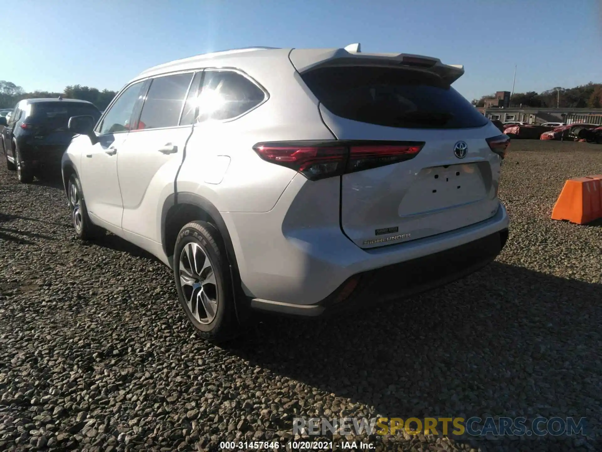 3 Photograph of a damaged car 5TDGBRCH9MS517301 TOYOTA HIGHLANDER 2021