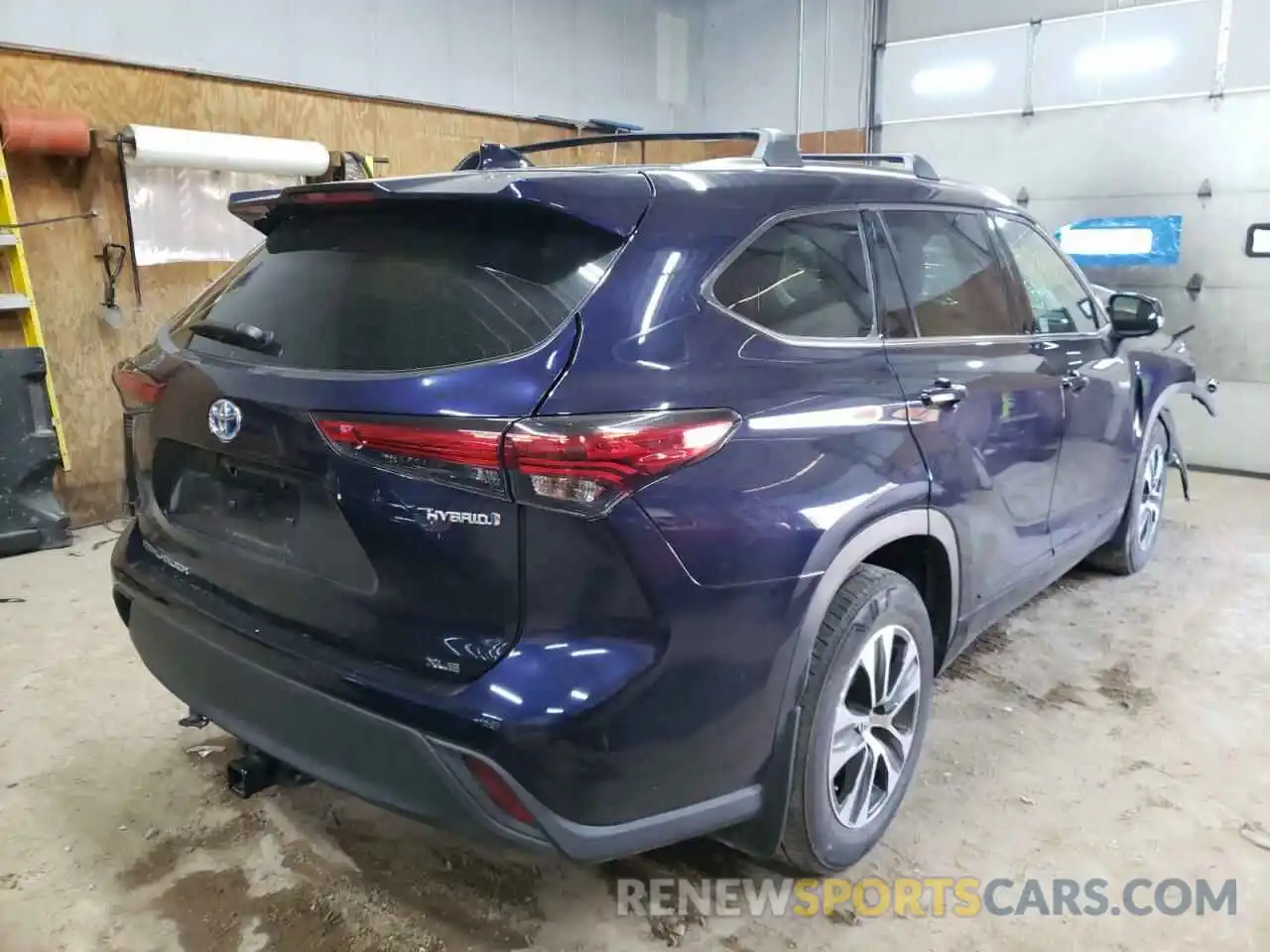 4 Photograph of a damaged car 5TDGBRCH9MS533790 TOYOTA HIGHLANDER 2021