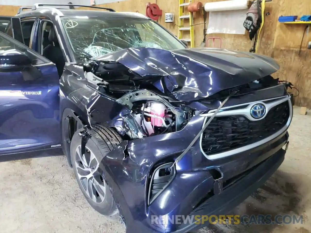 9 Photograph of a damaged car 5TDGBRCH9MS533790 TOYOTA HIGHLANDER 2021