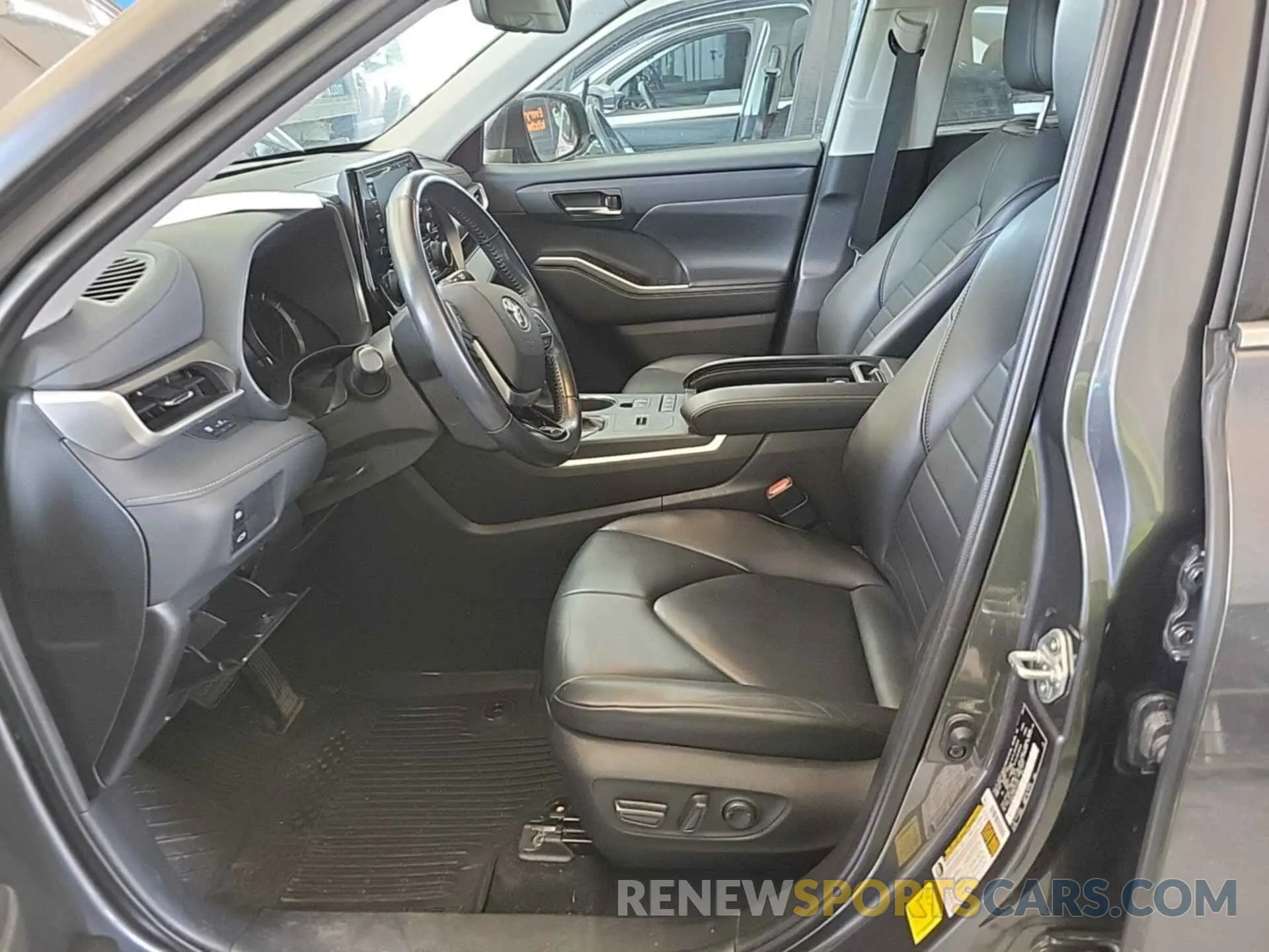 1 Photograph of a damaged car 5TDGBRCH9MS535460 TOYOTA HIGHLANDER 2021
