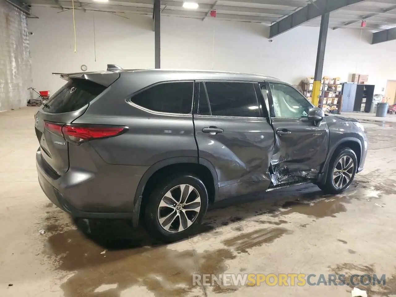 3 Photograph of a damaged car 5TDGBRCHXMS514763 TOYOTA HIGHLANDER 2021