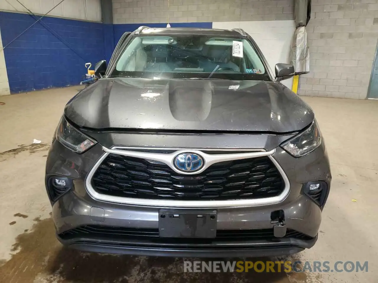 5 Photograph of a damaged car 5TDGBRCHXMS514763 TOYOTA HIGHLANDER 2021
