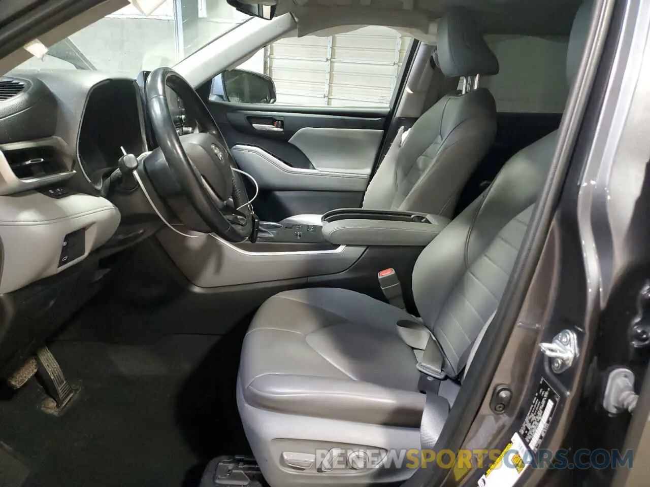 7 Photograph of a damaged car 5TDGBRCHXMS514763 TOYOTA HIGHLANDER 2021