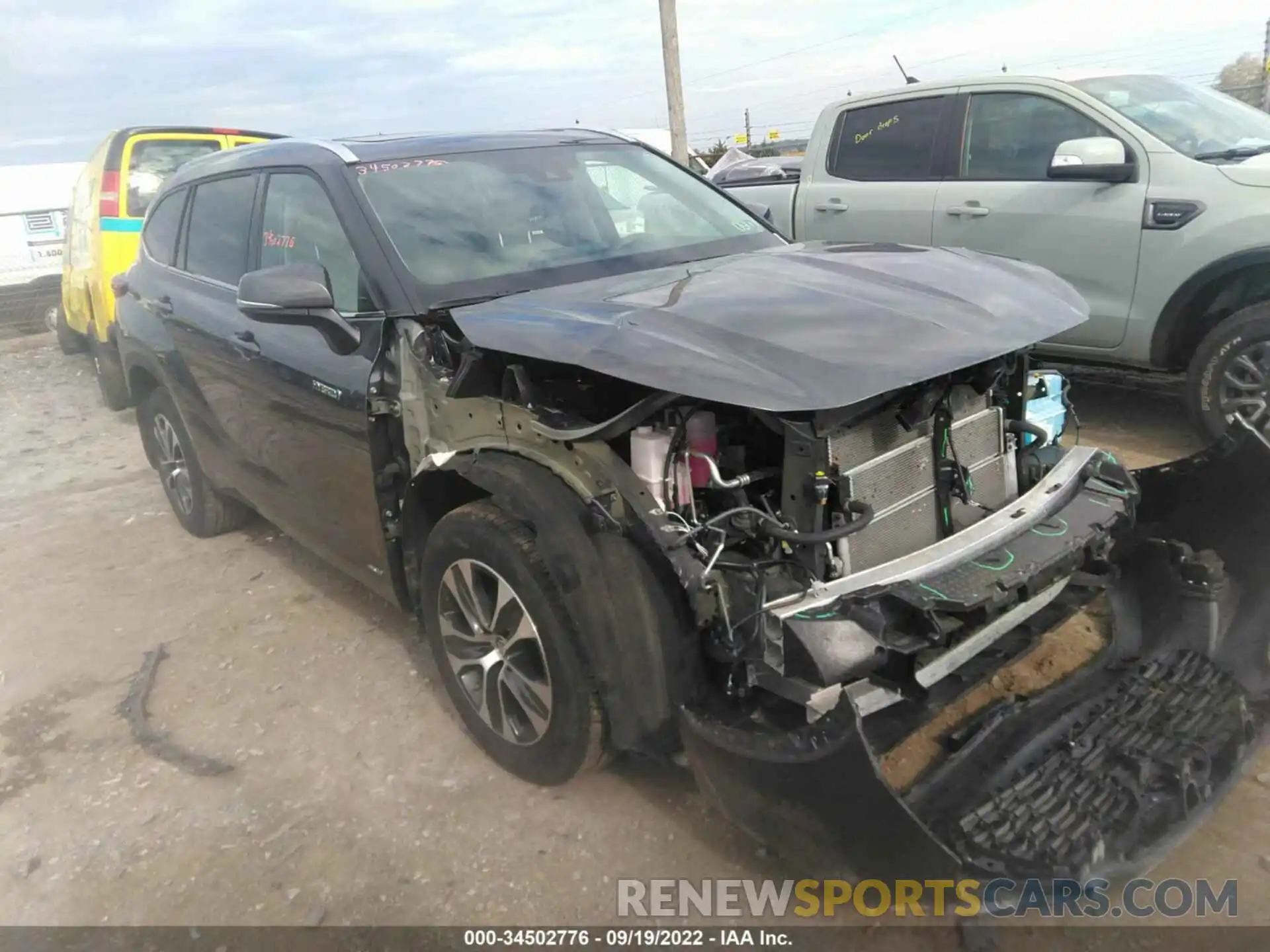 1 Photograph of a damaged car 5TDGBRCHXMS535581 TOYOTA HIGHLANDER 2021