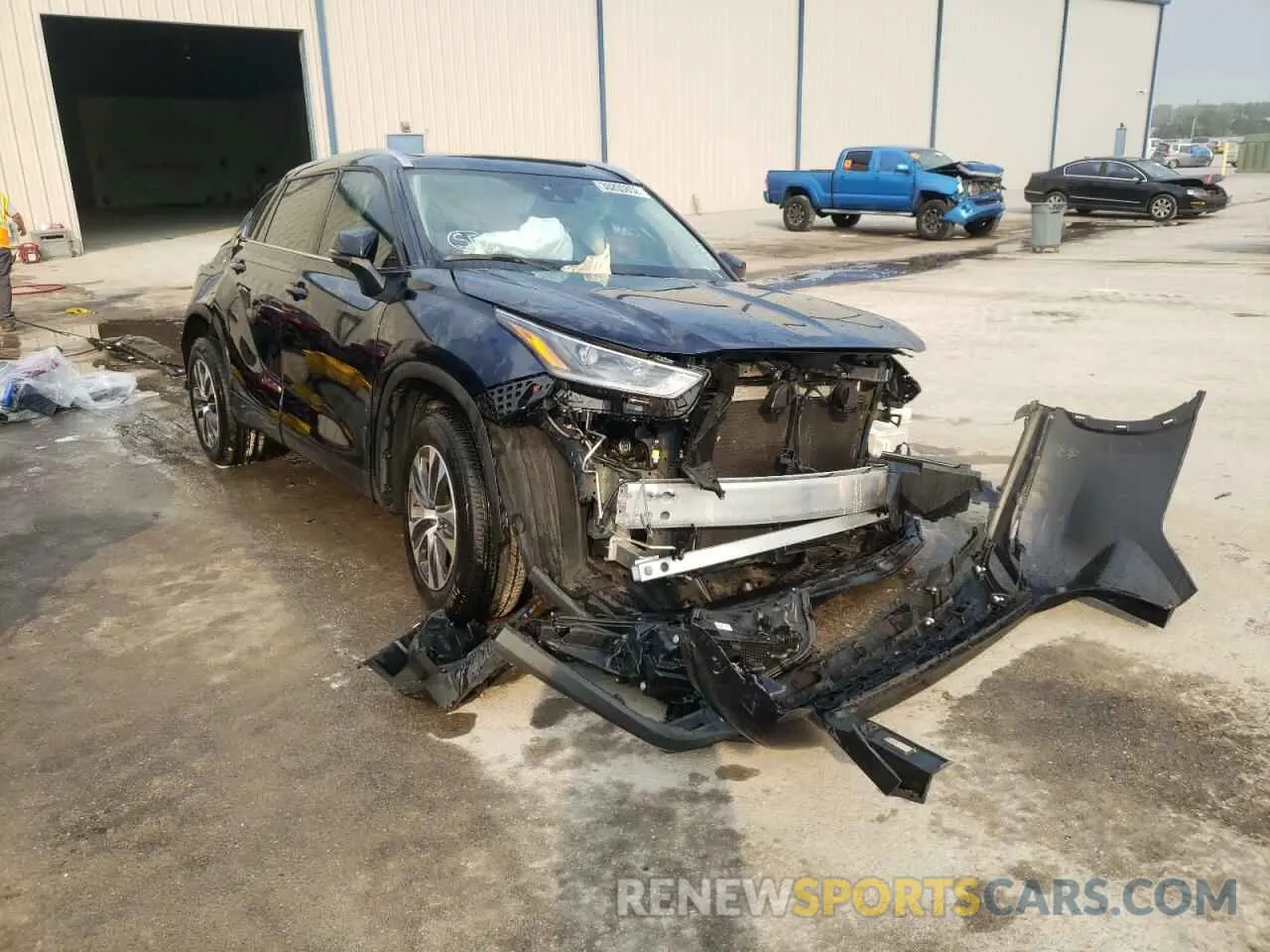 1 Photograph of a damaged car 5TDGZRAH0MS052728 TOYOTA HIGHLANDER 2021