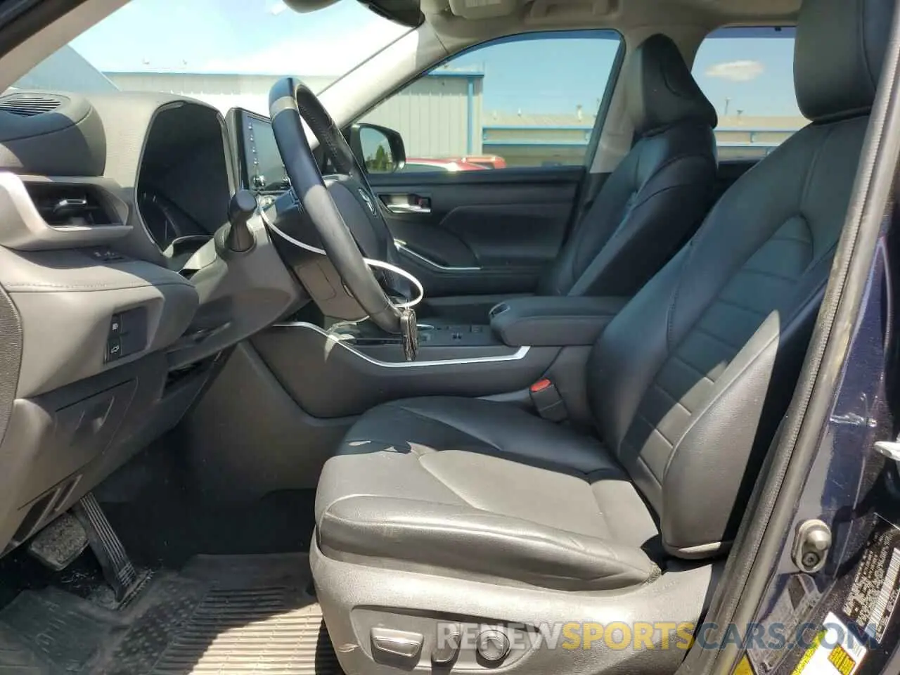 7 Photograph of a damaged car 5TDGZRAH0MS062868 TOYOTA HIGHLANDER 2021