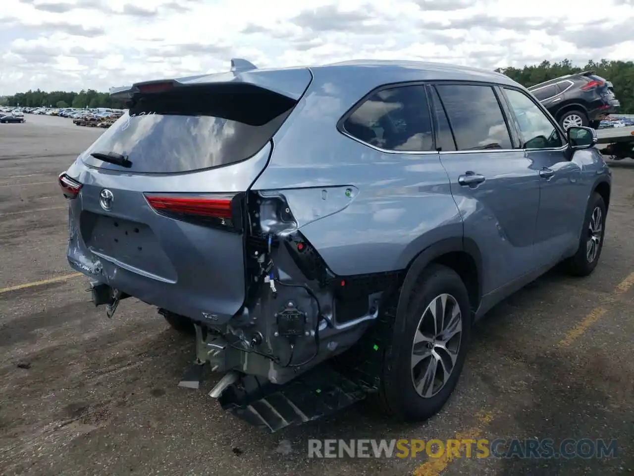 4 Photograph of a damaged car 5TDGZRAH0MS084272 TOYOTA HIGHLANDER 2021