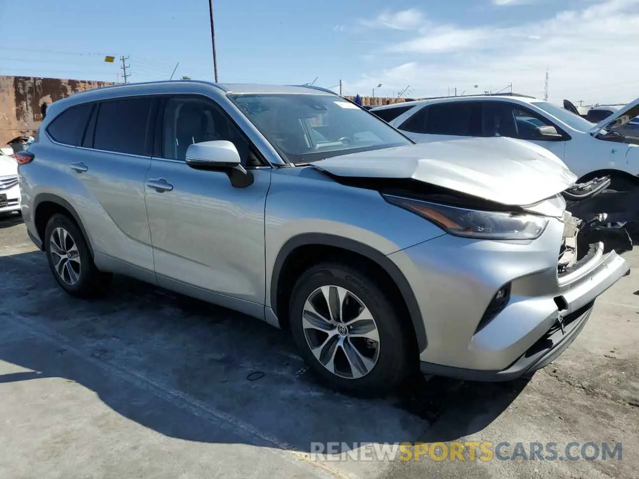 4 Photograph of a damaged car 5TDGZRAH0MS528394 TOYOTA HIGHLANDER 2021