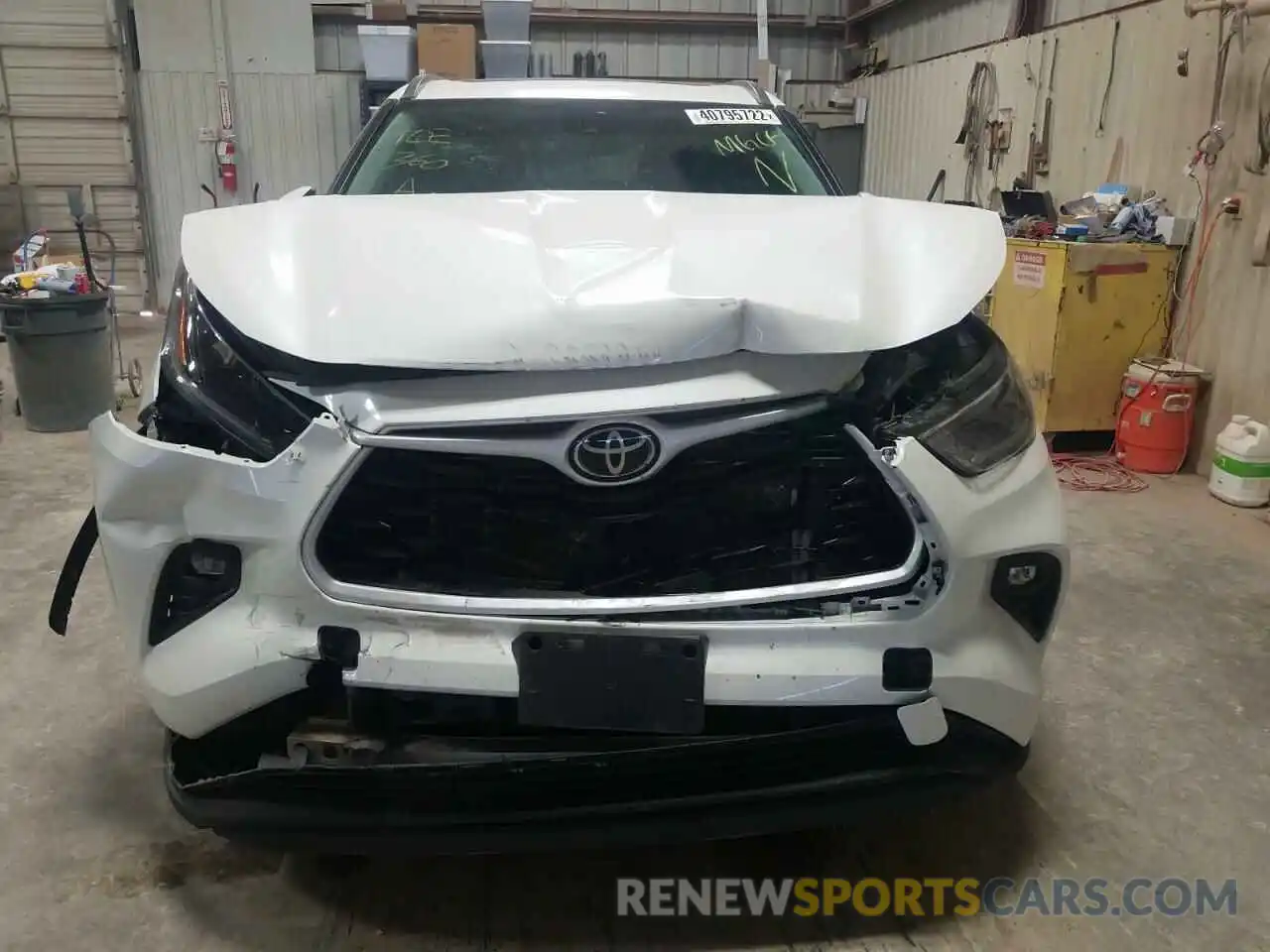 9 Photograph of a damaged car 5TDGZRAH0MS530923 TOYOTA HIGHLANDER 2021