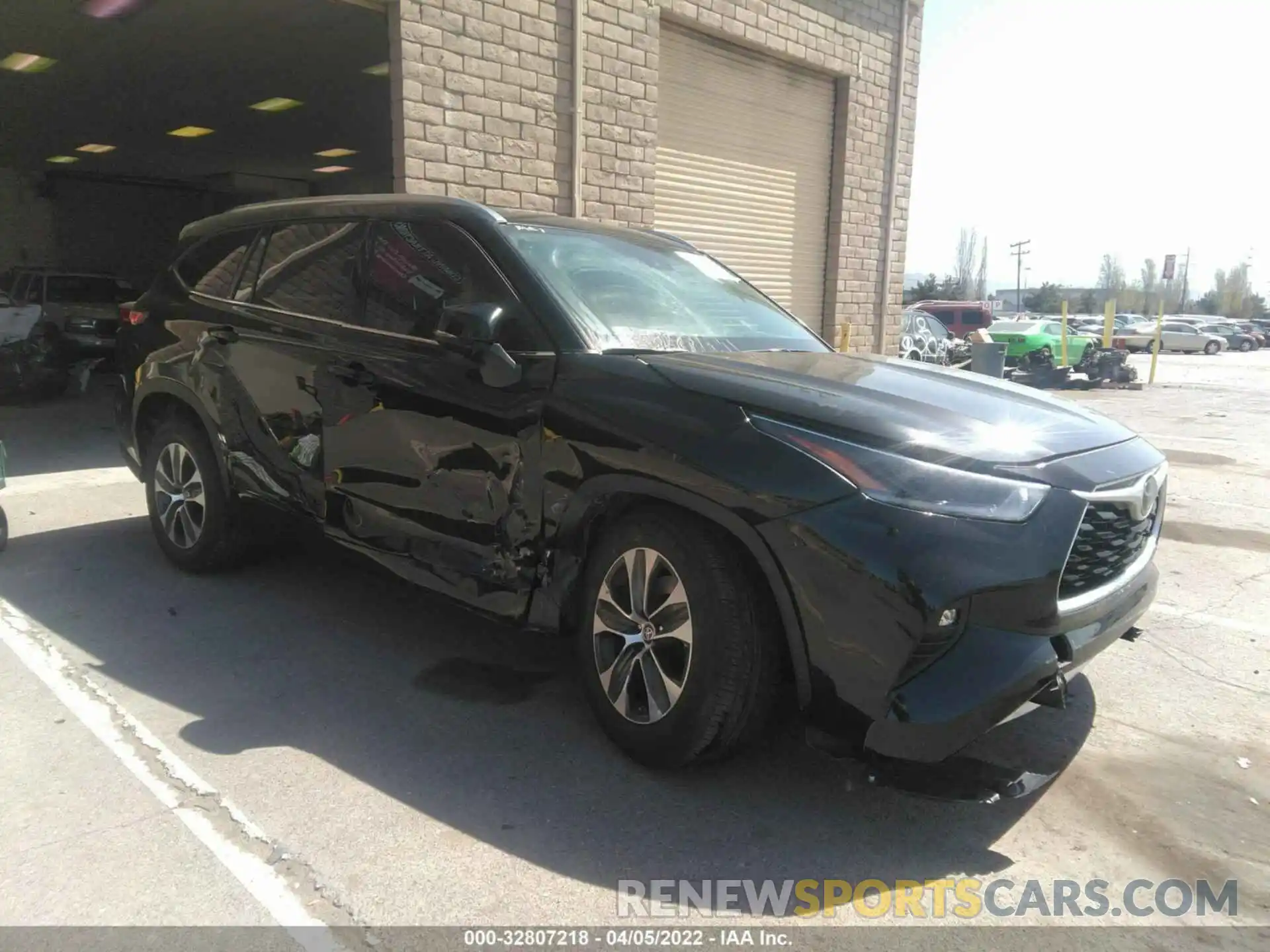 1 Photograph of a damaged car 5TDGZRAH0MS533658 TOYOTA HIGHLANDER 2021