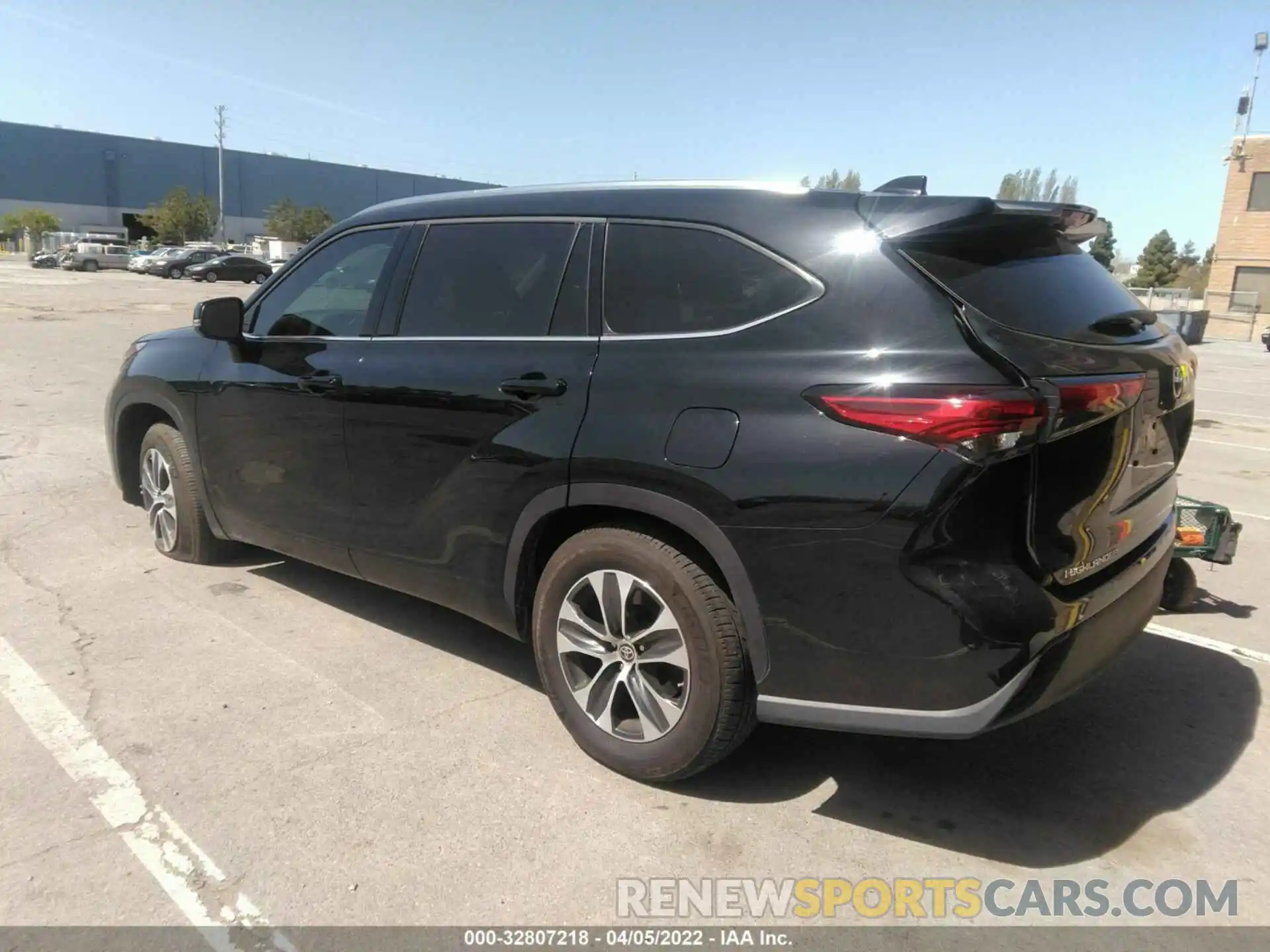 3 Photograph of a damaged car 5TDGZRAH0MS533658 TOYOTA HIGHLANDER 2021