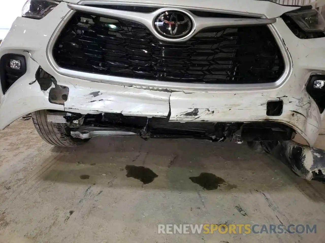 9 Photograph of a damaged car 5TDGZRAH1MS056061 TOYOTA HIGHLANDER 2021