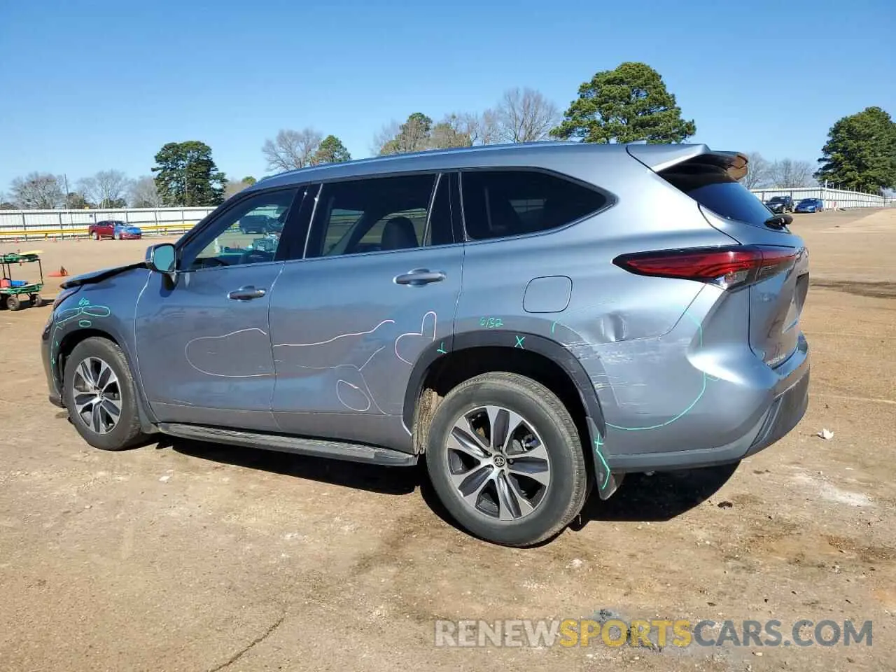 2 Photograph of a damaged car 5TDGZRAH1MS085088 TOYOTA HIGHLANDER 2021