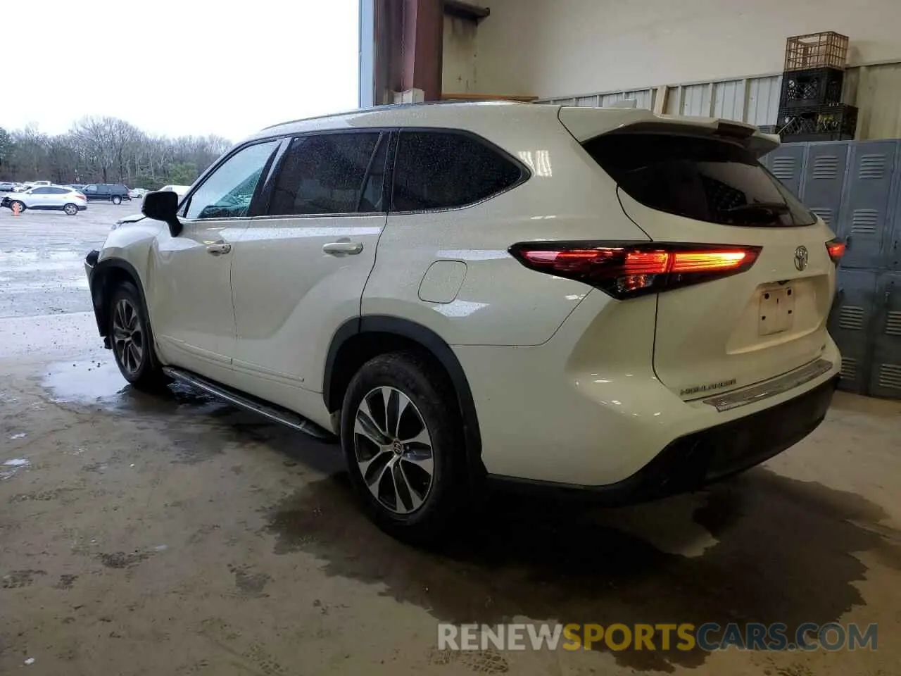 2 Photograph of a damaged car 5TDGZRAH1MS526038 TOYOTA HIGHLANDER 2021