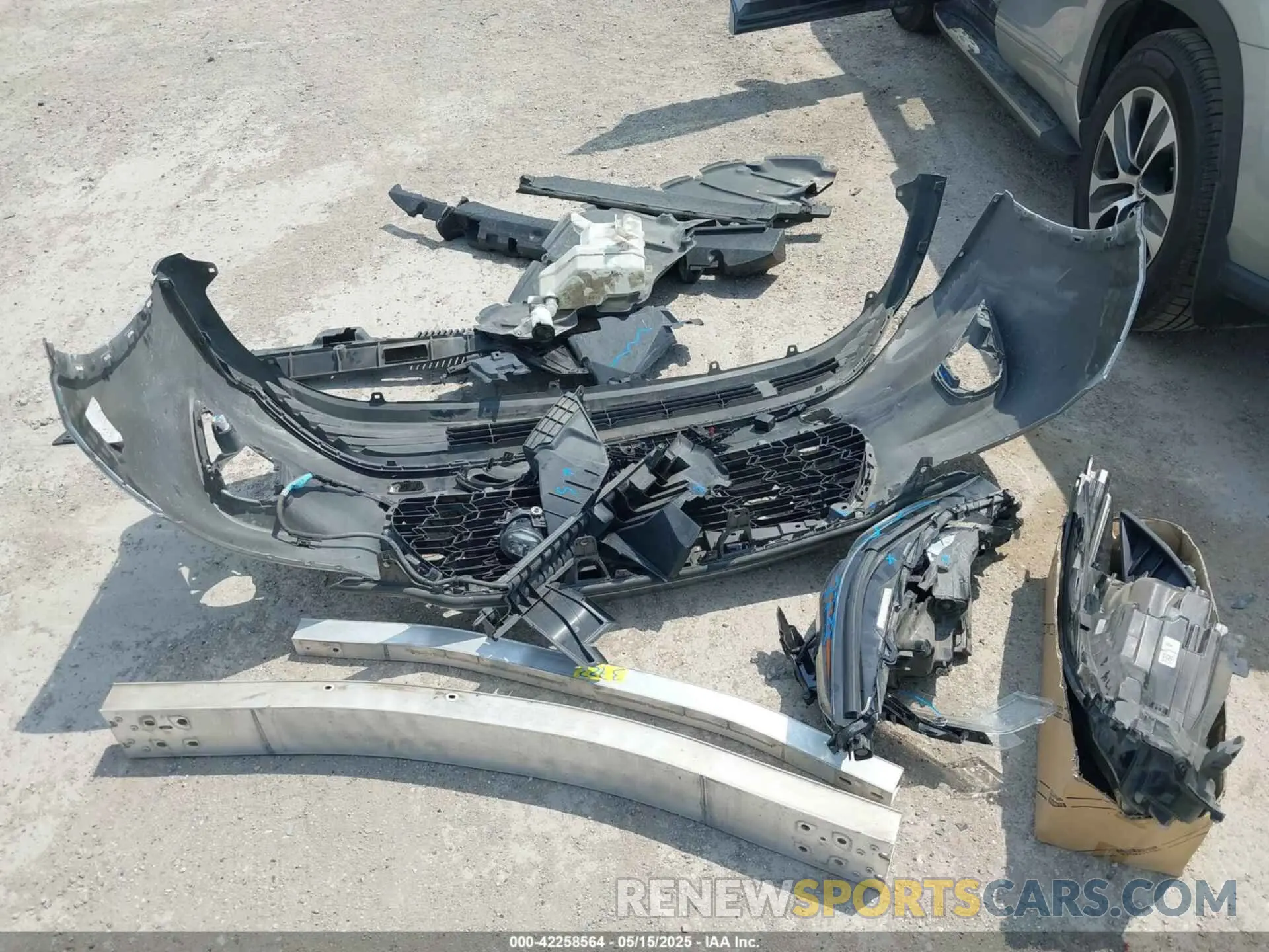 12 Photograph of a damaged car 5TDGZRAH1MS528355 TOYOTA HIGHLANDER 2021