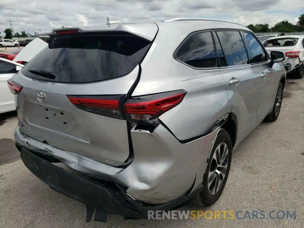 4 Photograph of a damaged car 5TDGZRAH1MS532177 TOYOTA HIGHLANDER 2021